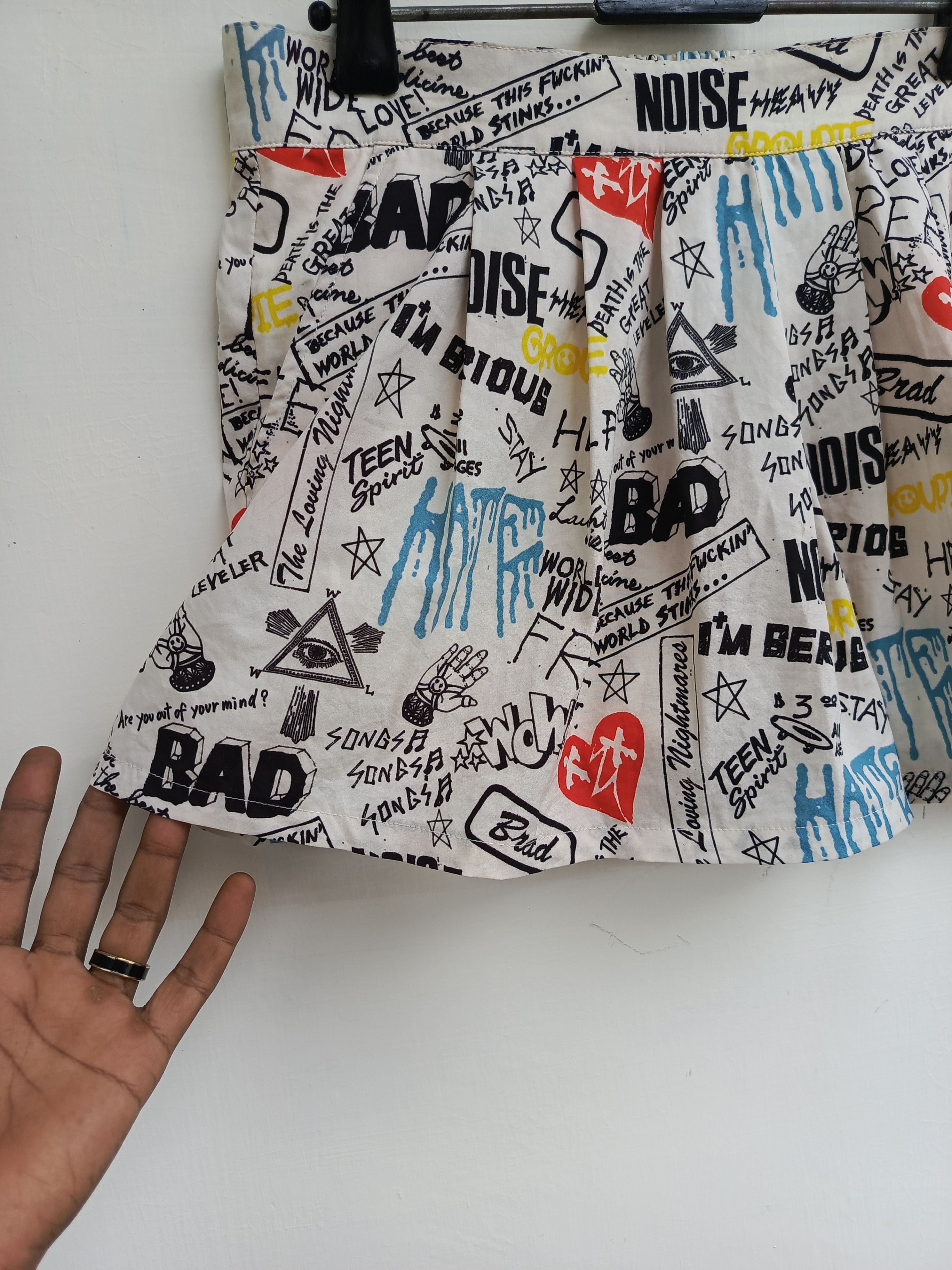 Japanese Brand World Wide love short japanese brand Size 28" / US 6 / IT 42 - 2 Thumbnail