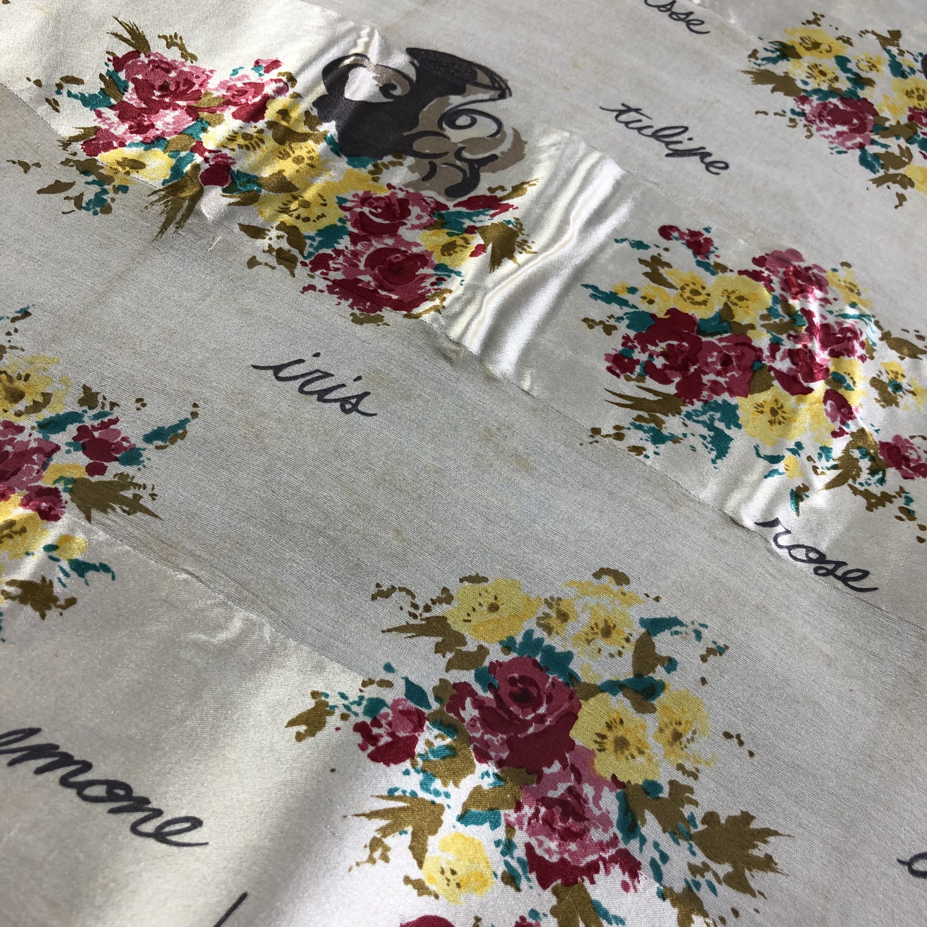 Pierre Balmain Pierre Balmain Floral Slit Thread Silk Scarf M453 Size ONE SIZE - 6 Thumbnail