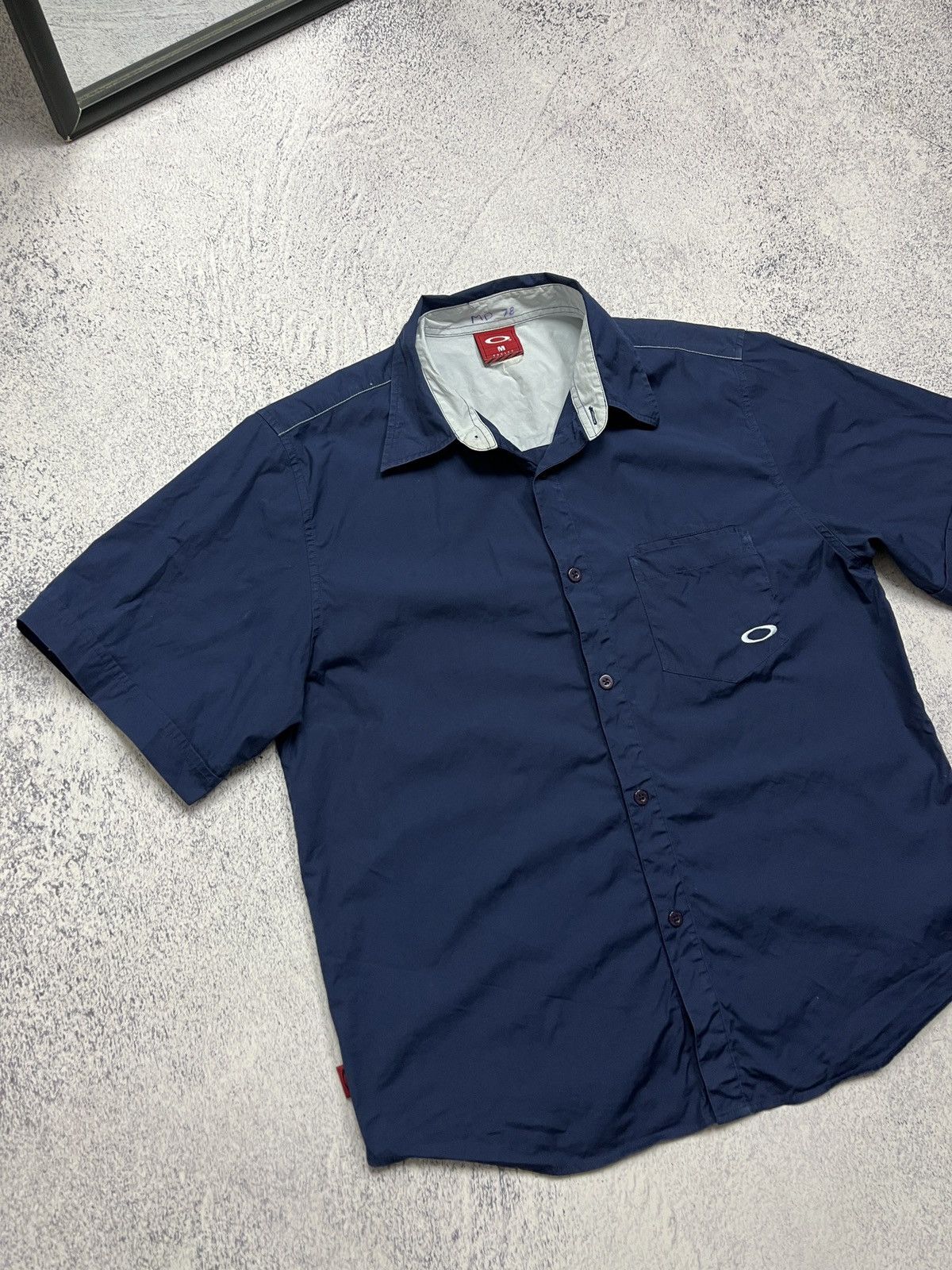 Japanese Brand ☠️90’s Rare! Vintage Oakley T Shirt Mini Logo Y2K Hype Size US M / EU 48-50 / 2 - 4 Thumbnail