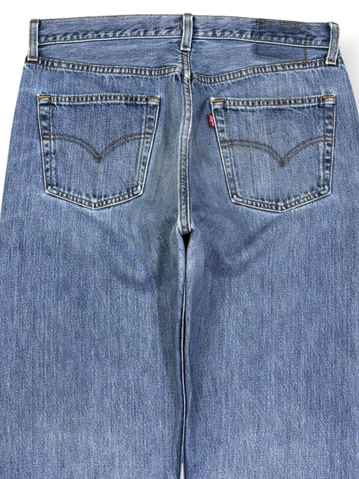Levi's Vintage 90s Levis 501 Blue Wash Button Fly Distressed Jeans Size US 33 - 11 Thumbnail