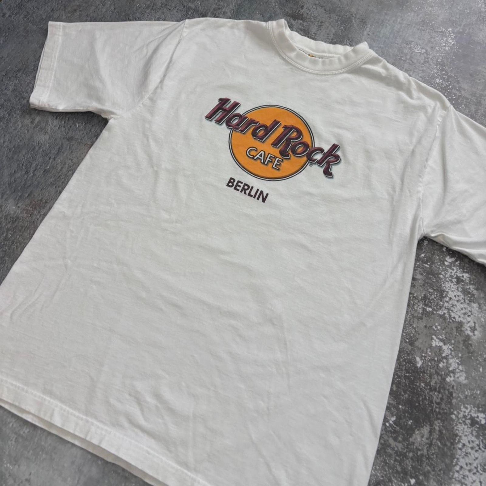 Hard Rock Cafe × Vintage Vintage 90s Hard Rock Cafe Berlin Germany T Shirt Size Large Size US L / EU 52-54 / 3 - 2 Thumbnail