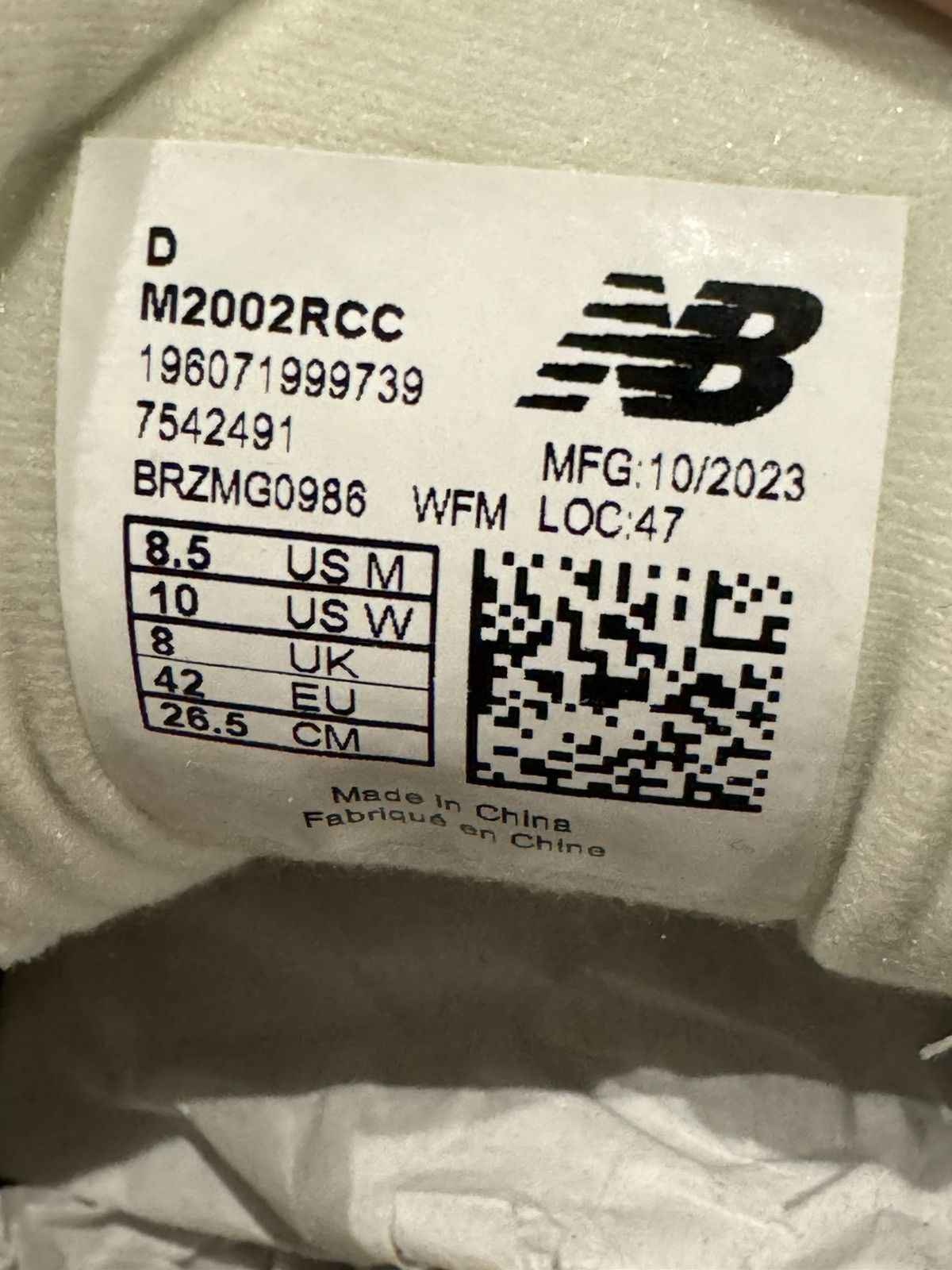 New Balance DS New Balance 2002R Beige M2002RCC Size US 8.5 / EU 41-42 - 6 Thumbnail