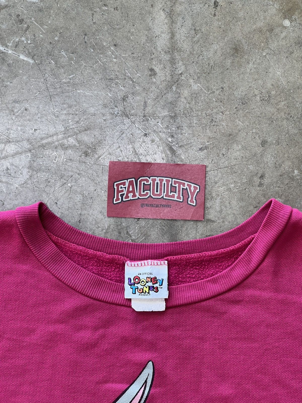 Vintage Vintage Looney Tunes Bugs Bunny and Lola Bunny Crewneck XL Size US XL / EU 56 / 4 - 3 Thumbnail