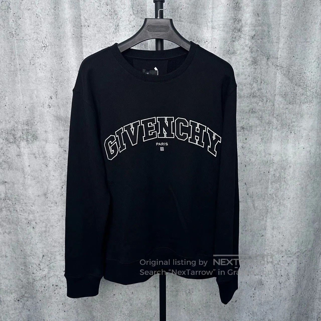 Givenchy givenchy embroidered letter sweatshirt in black. Size US L / EU 52-54 / 3 - 1 Thumbnail