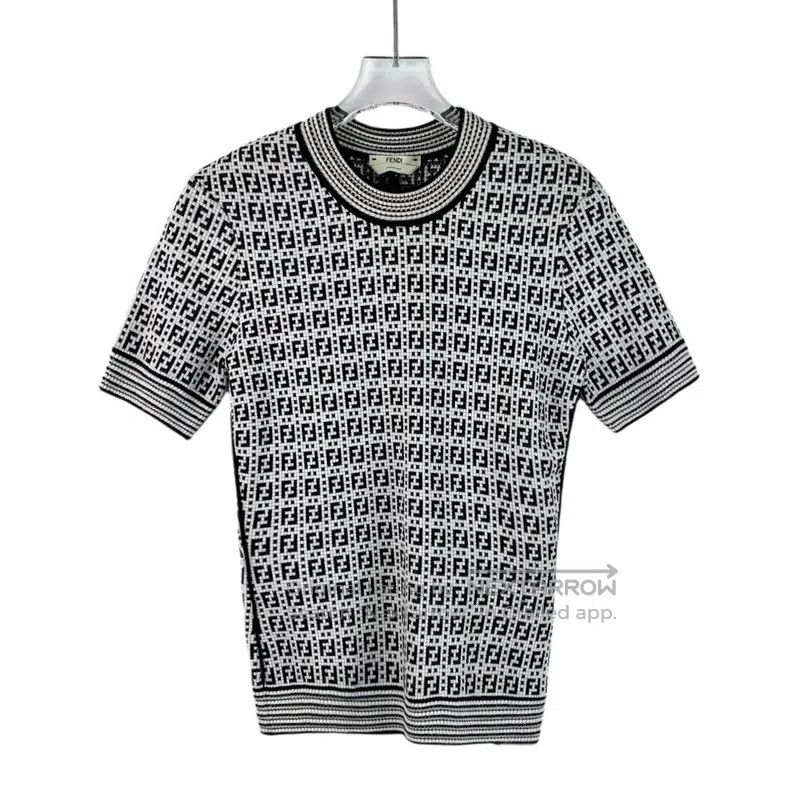 Fendi Fendi Color-Block Logo Letter Full-Print Round Neck Short Size XXS / US 00 / IT 34 - 1 Thumbnail