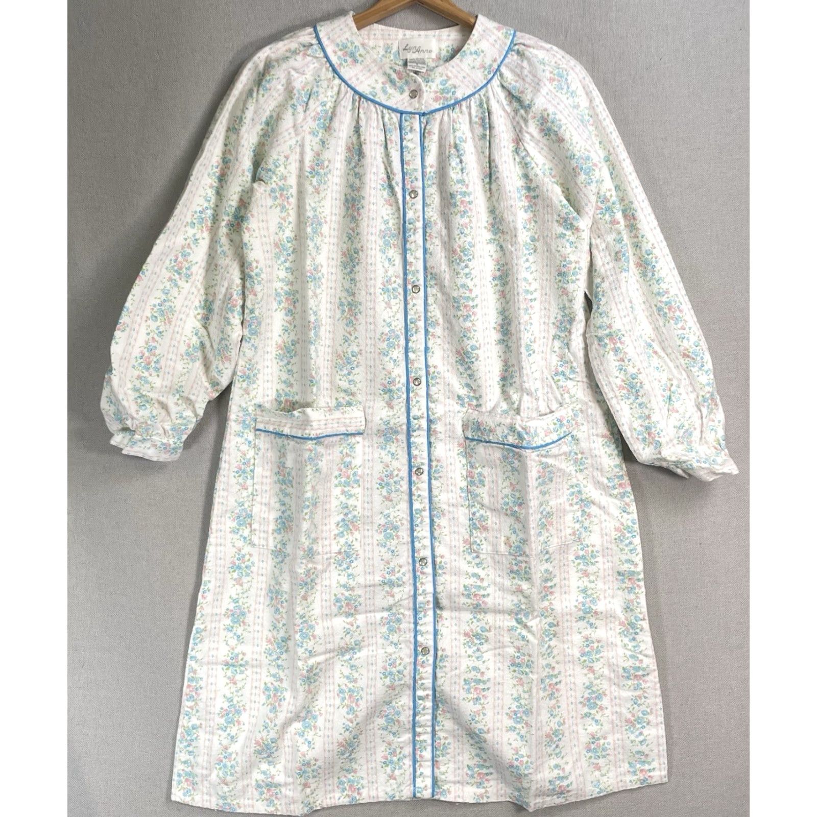 Annex VINTAGE Lyn Anne Nightgown Flannel Gown Long Sleeve Collared Button Pocket Blue 100% Cotton Floral Size ONE SIZE - 2 Thumbnail