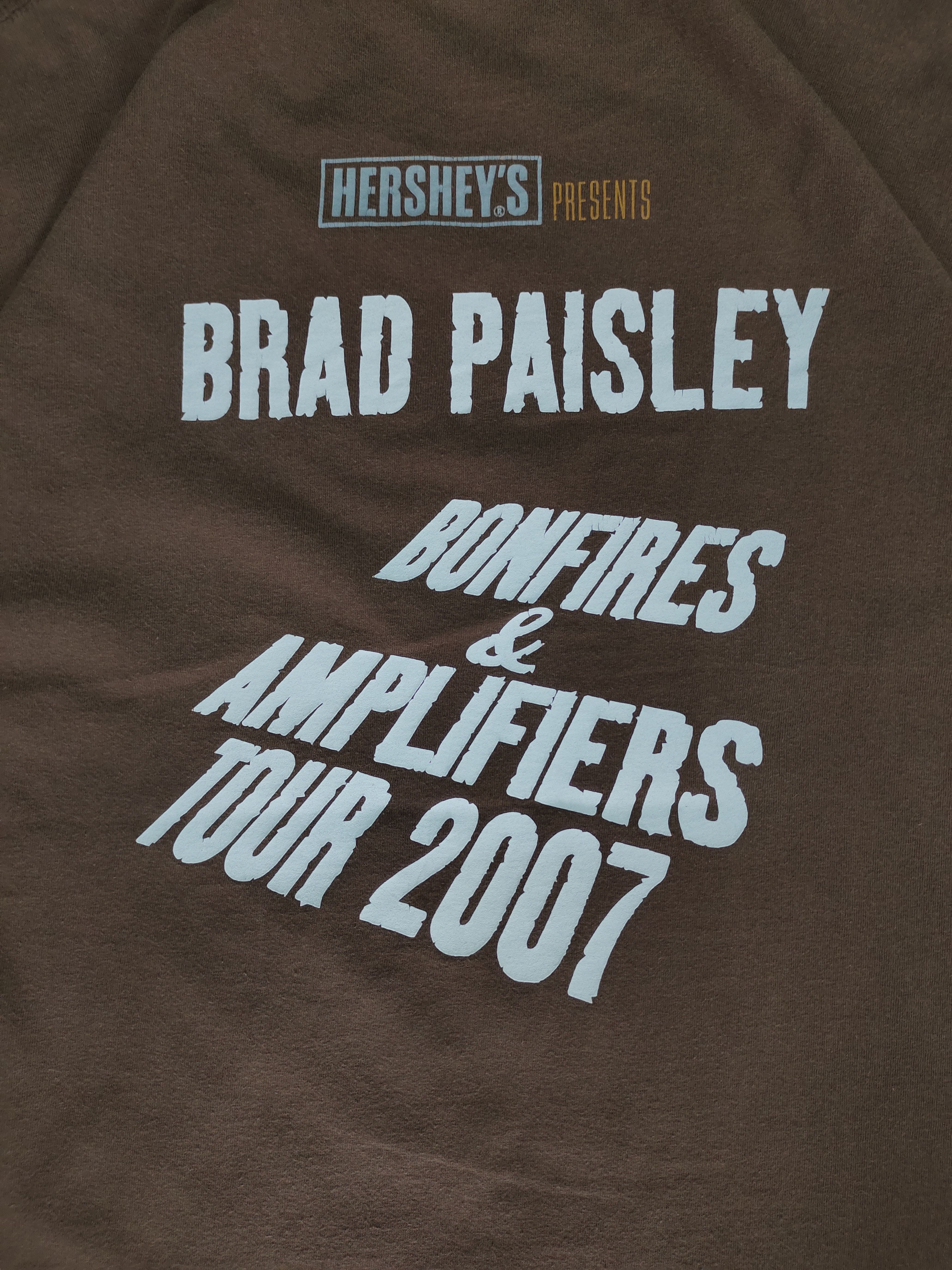 Band Tees Vintage 00s Brad Paisley Bonfire & Amplifiers Tour T-Shirt Size US XL / EU 56 / 4 - 9 Thumbnail