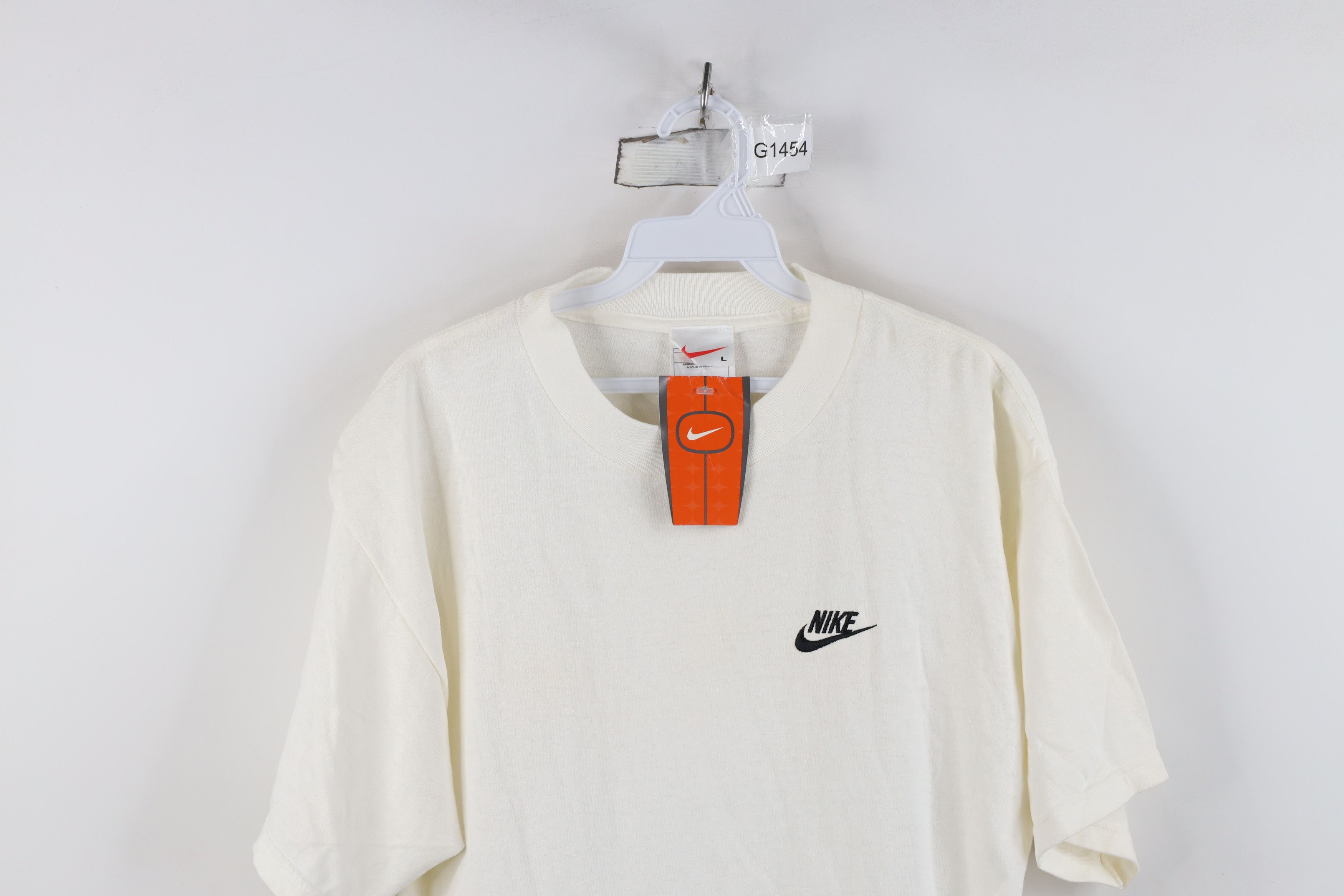 Nike Deadstock Vintage 90s Nike Scott Mini Swoosh T-Shirt White Size US L / EU 52-54 / 3 - 2 Thumbnail