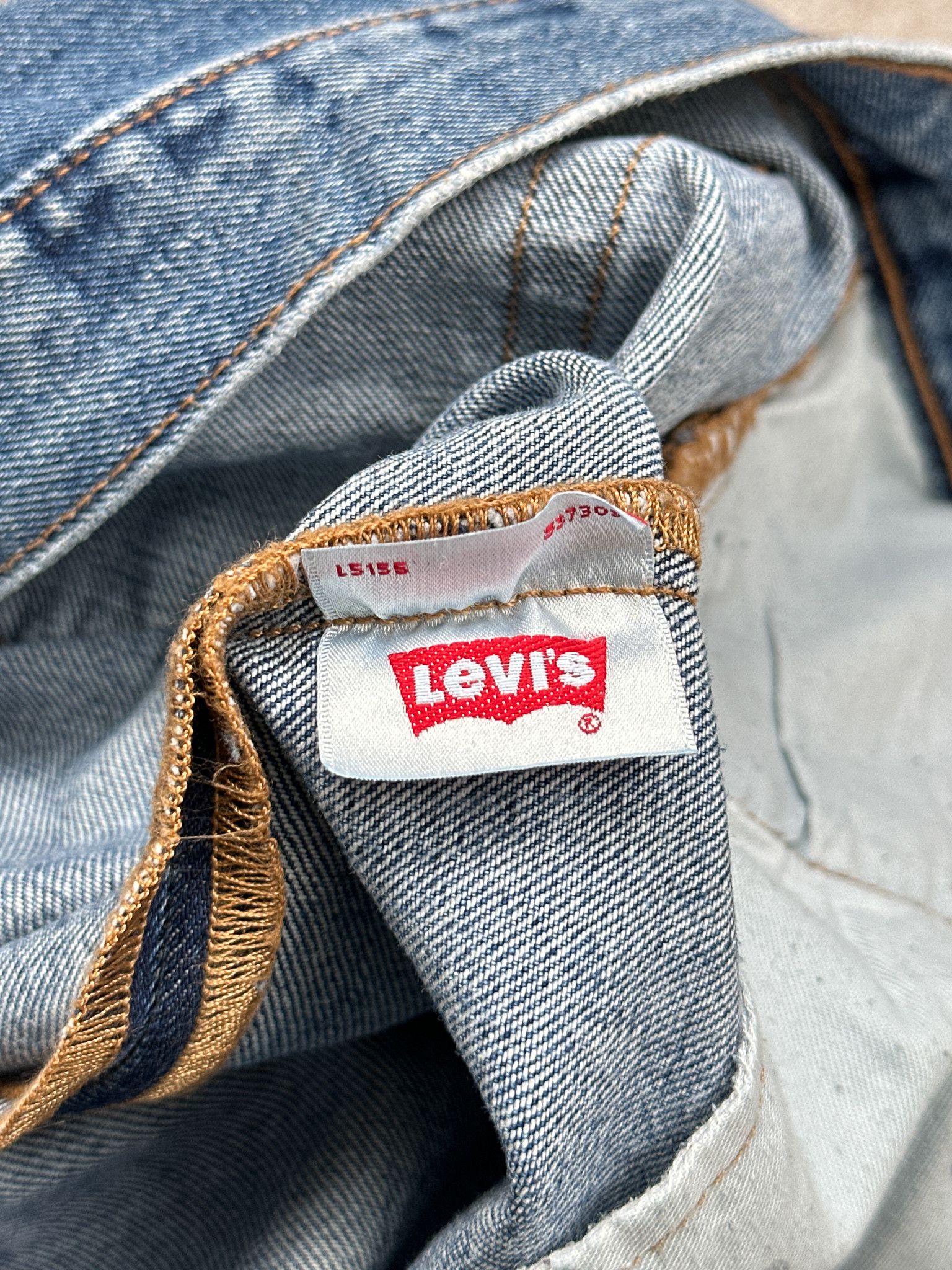 Jean Vintage Levi's 501 Blue Denim Jeans Pants Size US 32 / EU 48 - 8 Thumbnail