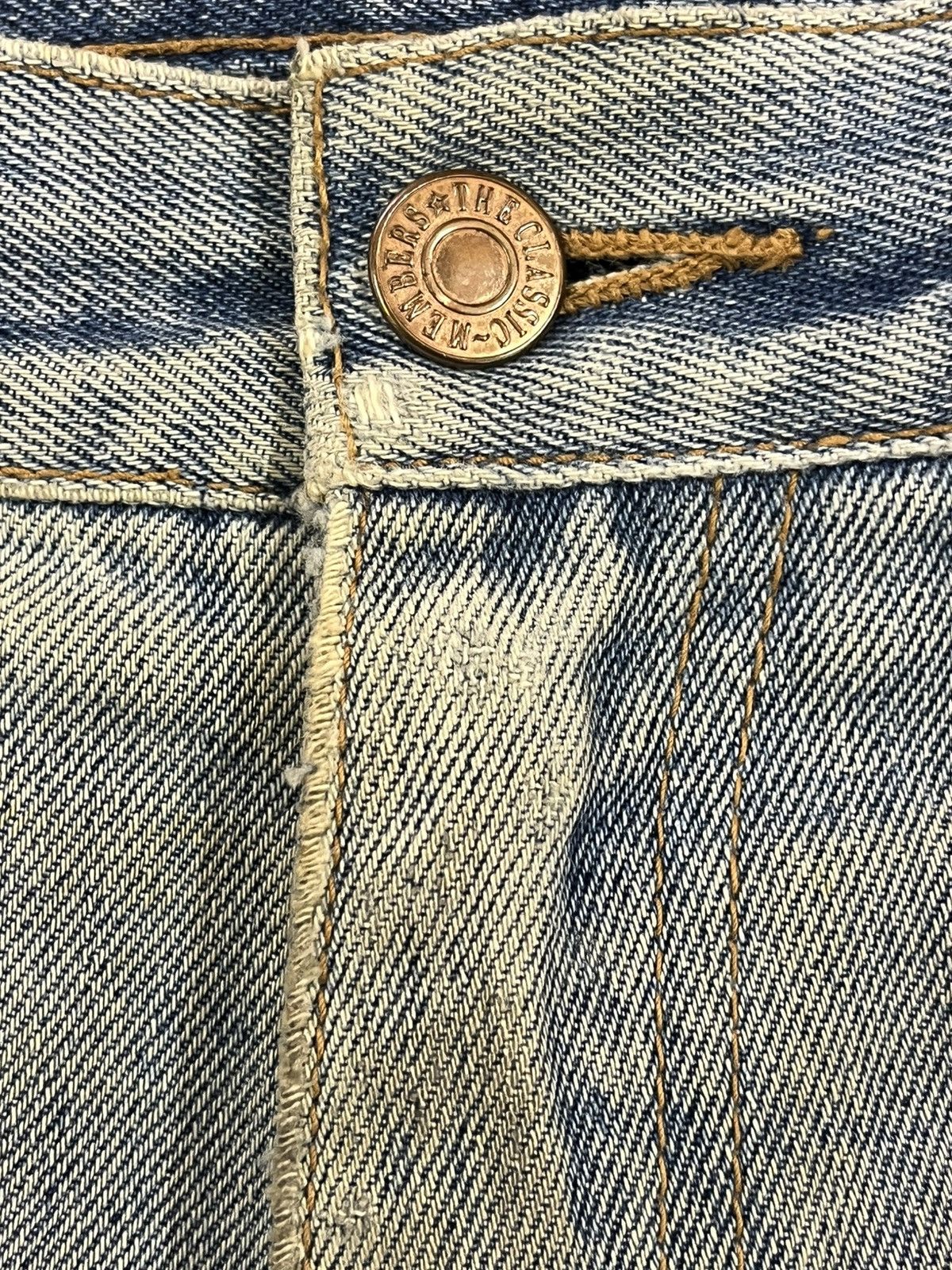 Japanese Brand Vintage Blue Chaser Baggy Mudwash Denim Size US 33 - 7 Thumbnail