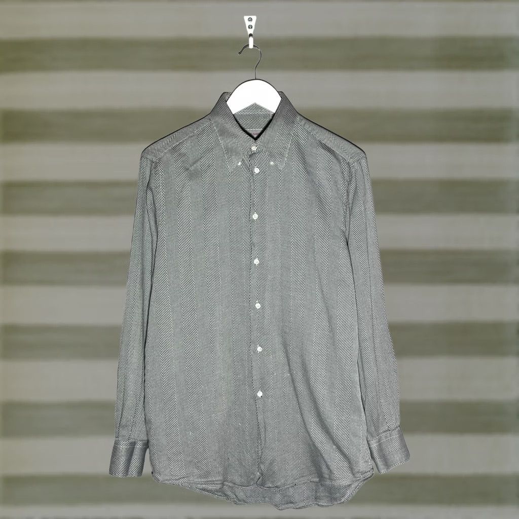 Versace VINTAGE Versace Shirt Men’s Herringbone Black White Classic Collared Long Sleeve 39/15.5 Cotton Button in White Size US XXS / EU 40 - 1 Thumbnail