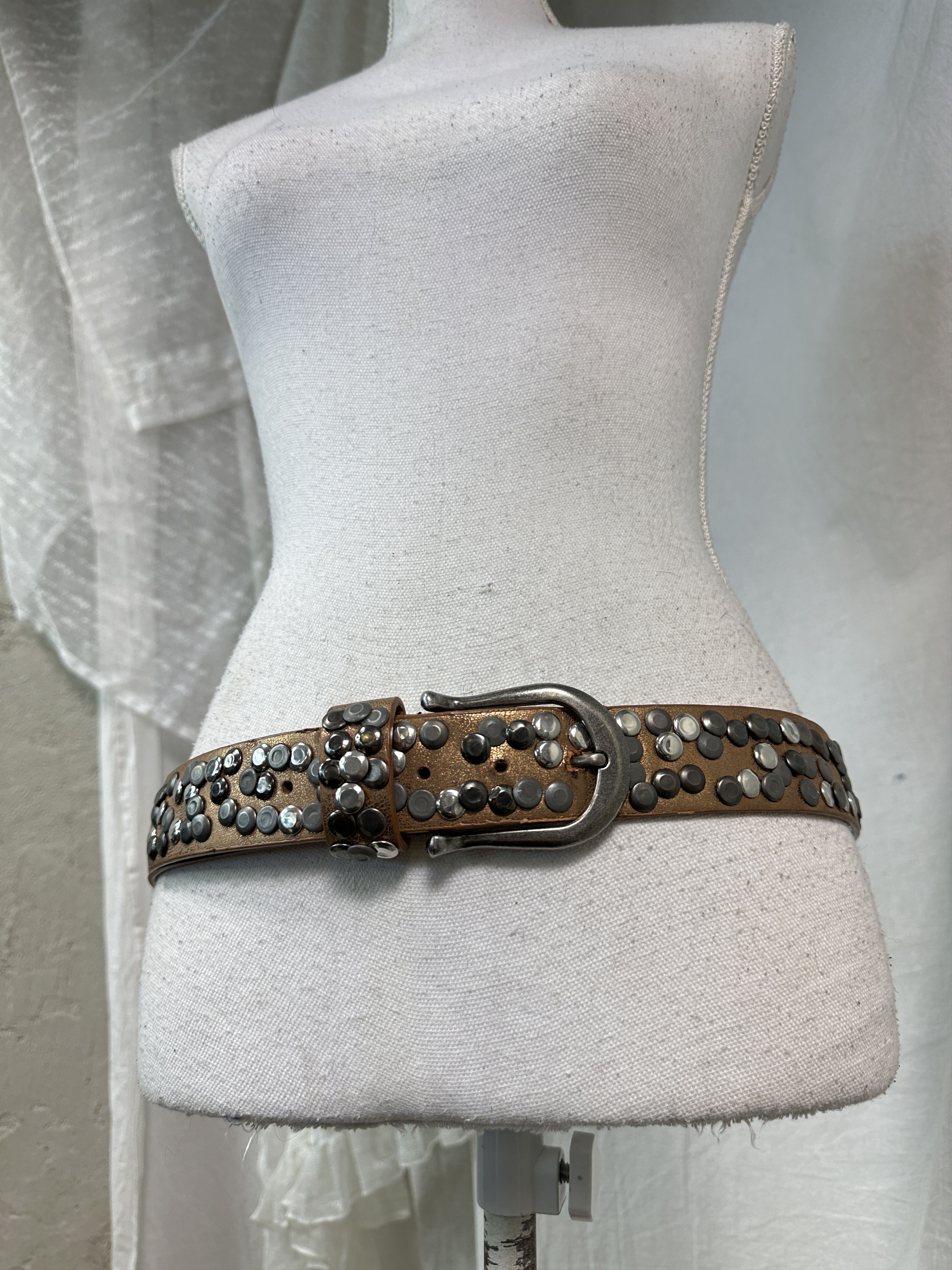Vintage Vintage Avant Garde Studded Grunge Belt Y2K Size ONE SIZE - 1 Thumbnail