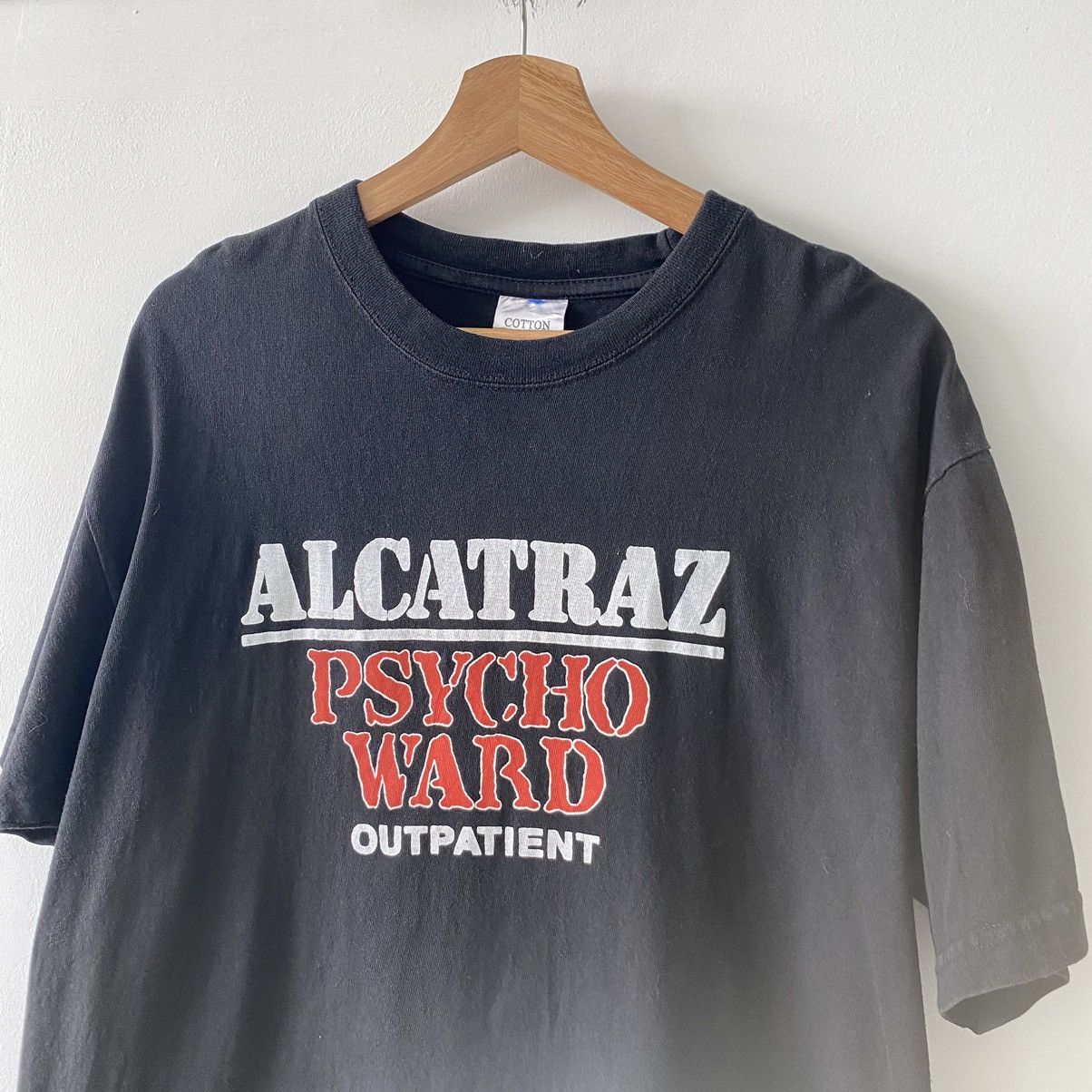 Vintage Thrashed Faded Vintage Alcatraz Psycho Ward ERD GRUNGE TEE Size US L / EU 52-54 / 3 - 2 Thumbnail