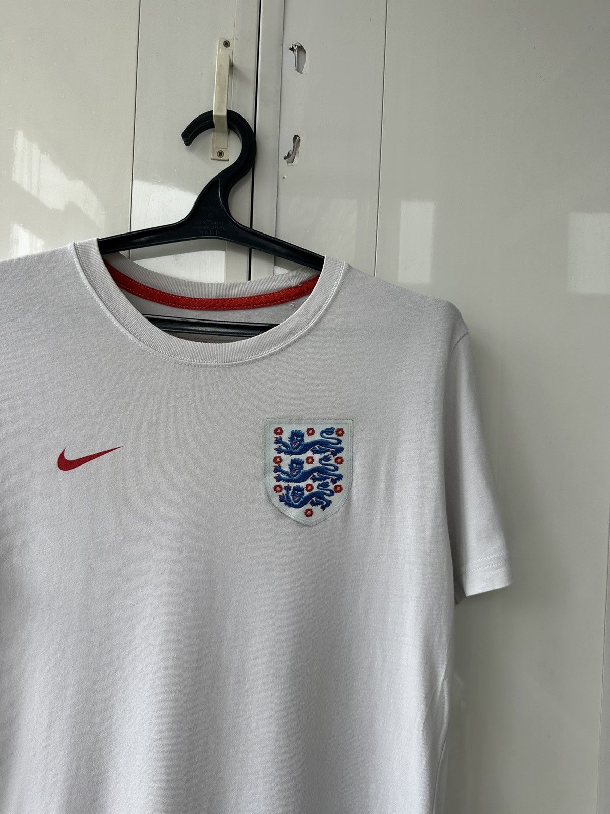 Nike × Vintage Vintage Nike T-shirt England Soccer Style Size US L / EU 52-54 / 3 - 4 Thumbnail