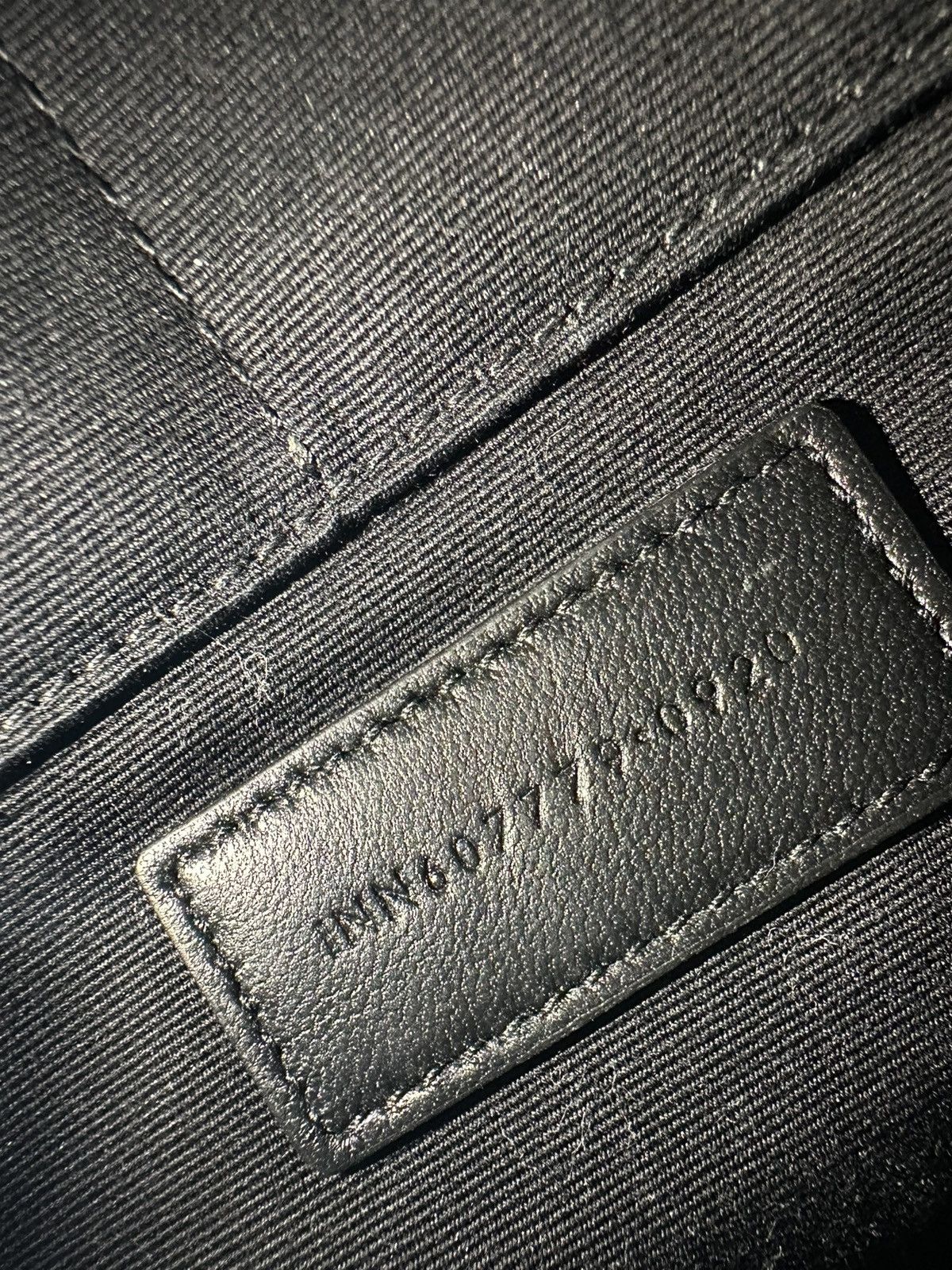 Saint Laurent Paris × Yves Saint Laurent Saint Laurent Matte Leather Tiny Monogram Zip Holder Size ONE SIZE - 18 Thumbnail