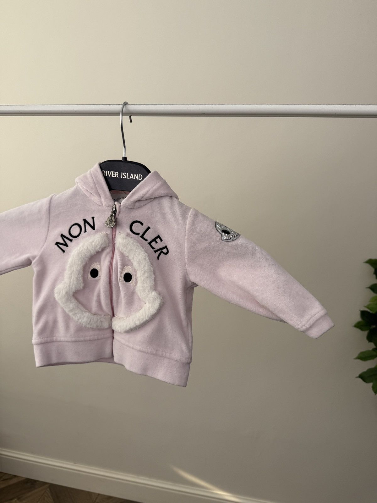 Moncler Moncler Baby Girl Pink Zip Hoodie Fleece Logo 6–9 Months Size XXS / US 00 / IT 34 - 3 Thumbnail