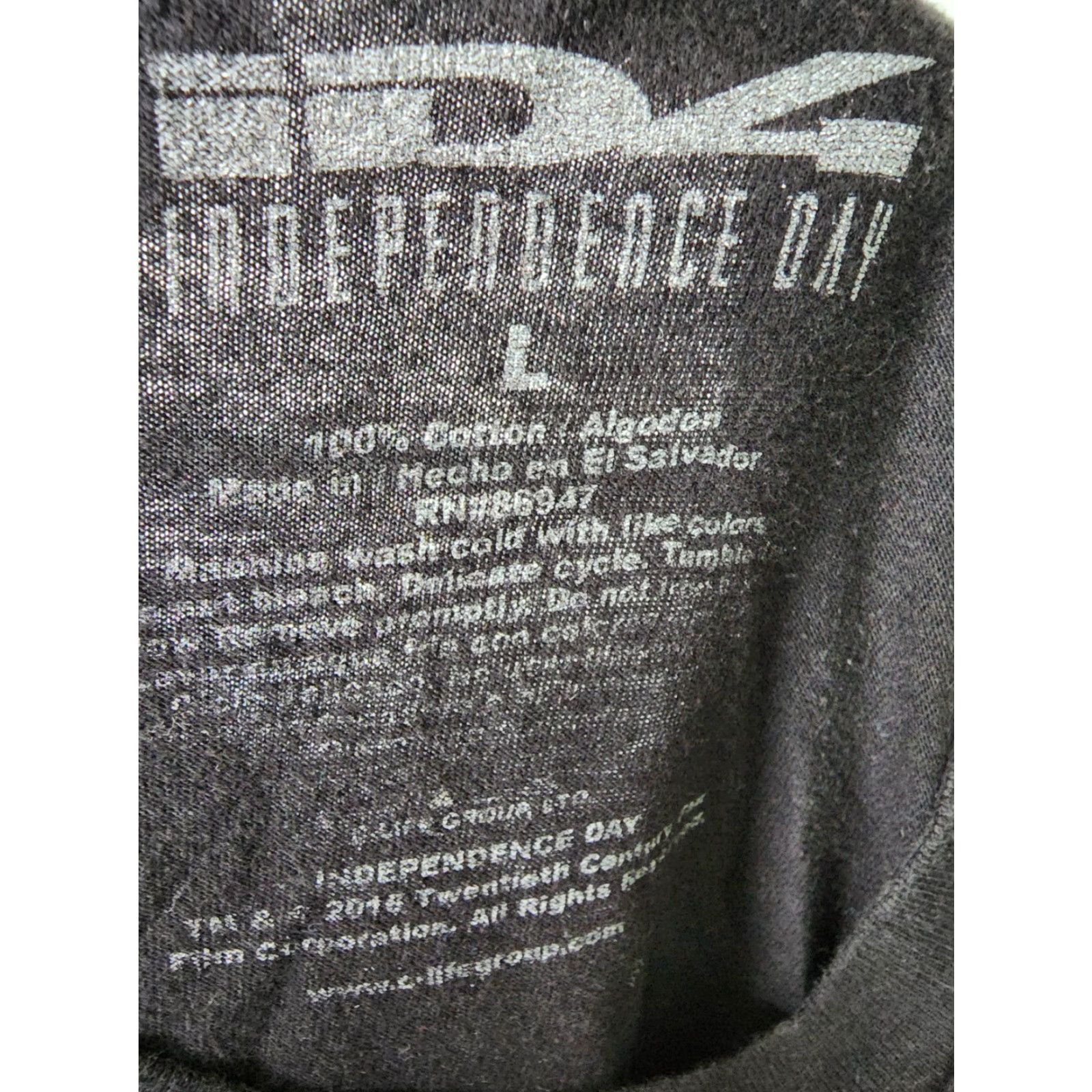 Vintage Independence Day Movie Graphic T Shirt Mens L Patriotic Flag Shirt Size US L / EU 52-54 / 3 - 3 Thumbnail