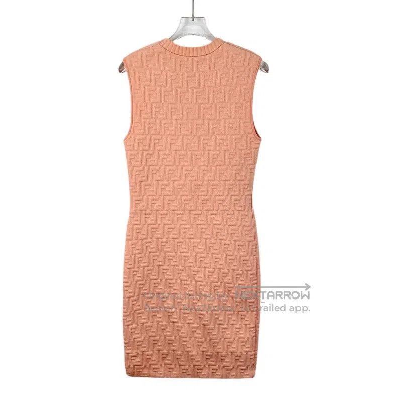 Fendi Fendi Pinkish Orange Logo Letter Embossed Full Print Sleev Size XS / US 0-2 / IT 36-38 - 2 Thumbnail