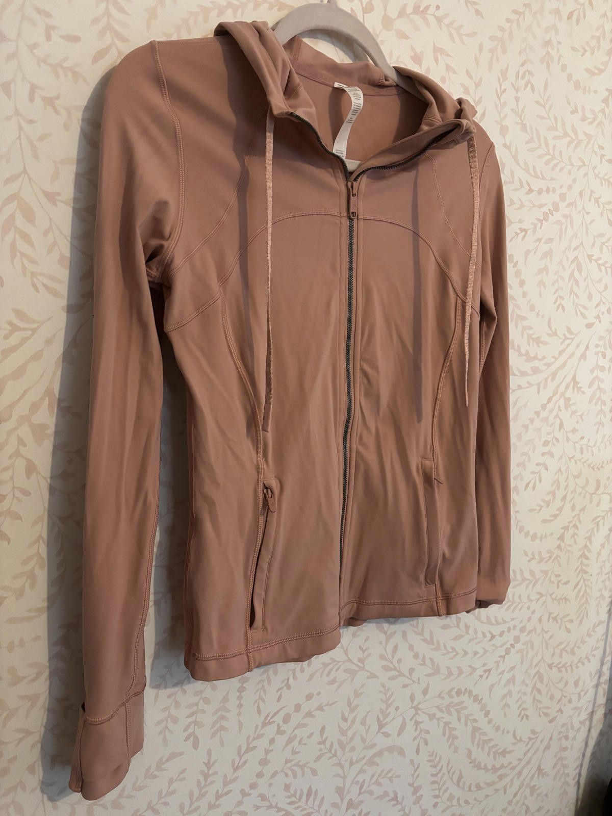 Lululemon NWOT Lululemon Pink Lightweight Zip-Up Hoodie Jacket sz 8 Size M / US 6-8 / IT 42-44 - 2 Thumbnail