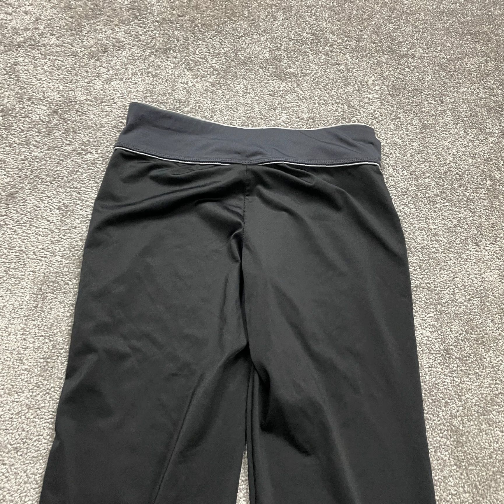 Old Navy VINTAGE Old Navy Go Out Wide Leg Leggings Pants Womens XS Black Active Athleisure 29x32 Size 26" / US 2 / IT 38 - 3 Thumbnail