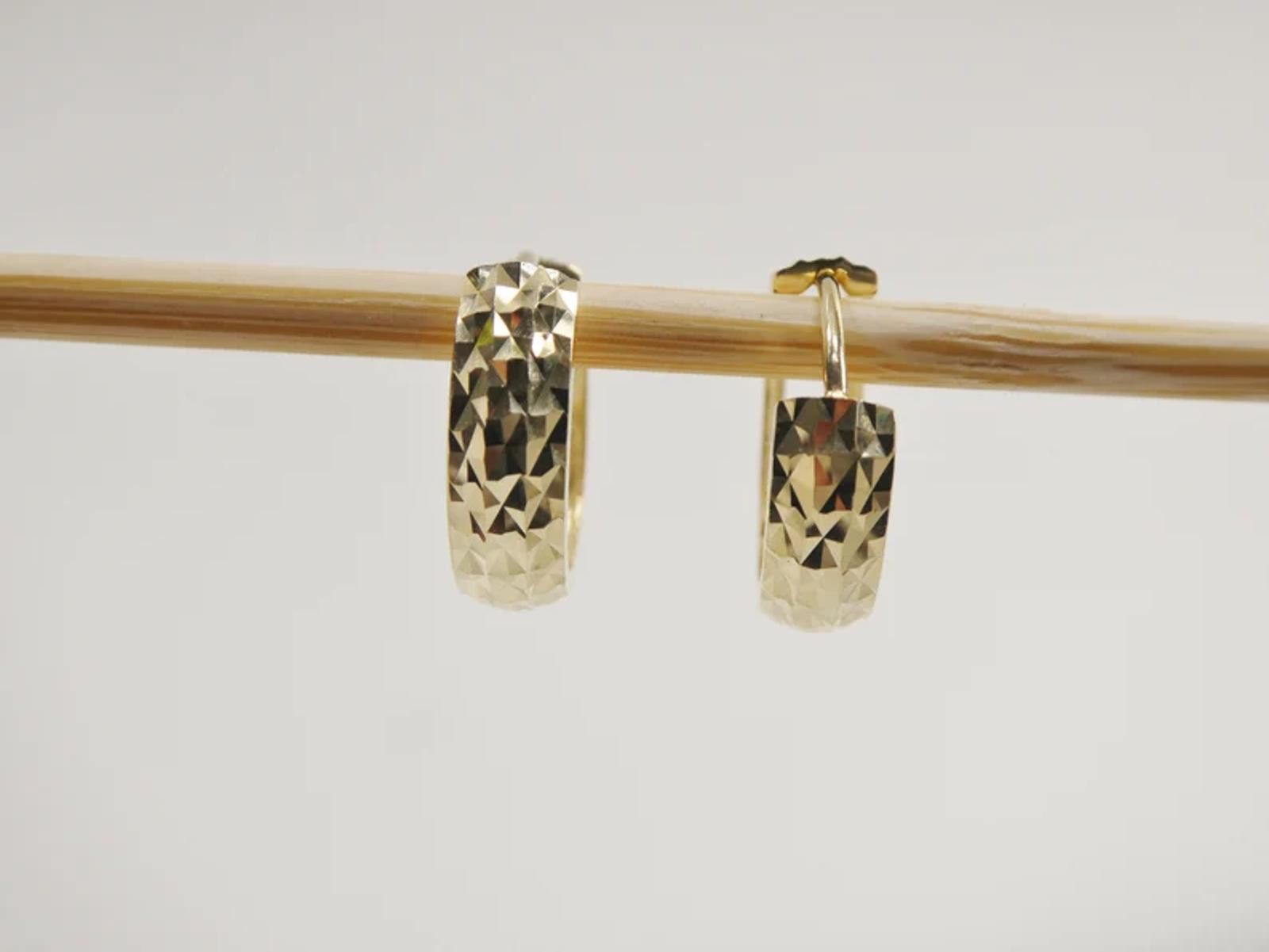 Macys Macy’s Textured Wide Huggie Hoop Earrings Size ONE SIZE - 2 Thumbnail