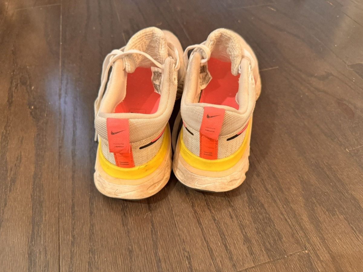 Nike Men's Nike React Infinity Run 2 - DJ5395-100 Size US 9.5 / EU 42-43 - 4 Thumbnail