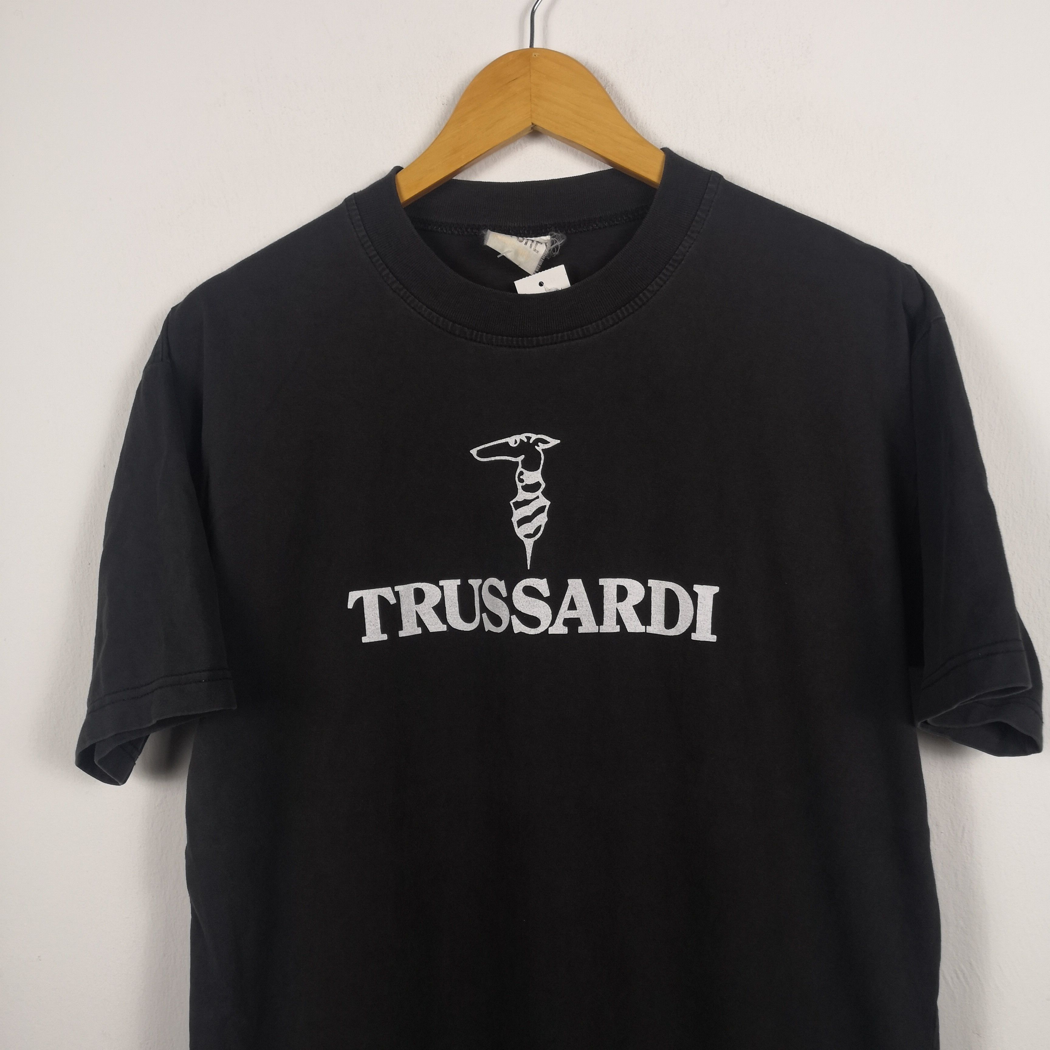 Trussardi Vintage Trussardi T-Shirt Big Logo Trussardi Crewneck Tee Size US M / EU 48-50 / 2 - 2 Thumbnail