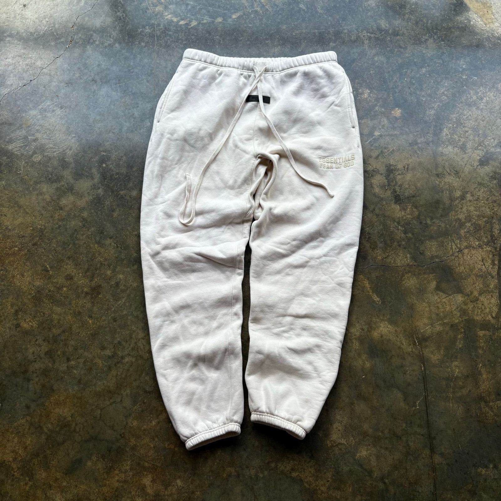 Fear of God Fear Of God Essentials Cream Baggy Sweatpants Size US 38 / EU 54 - 1 Thumbnail