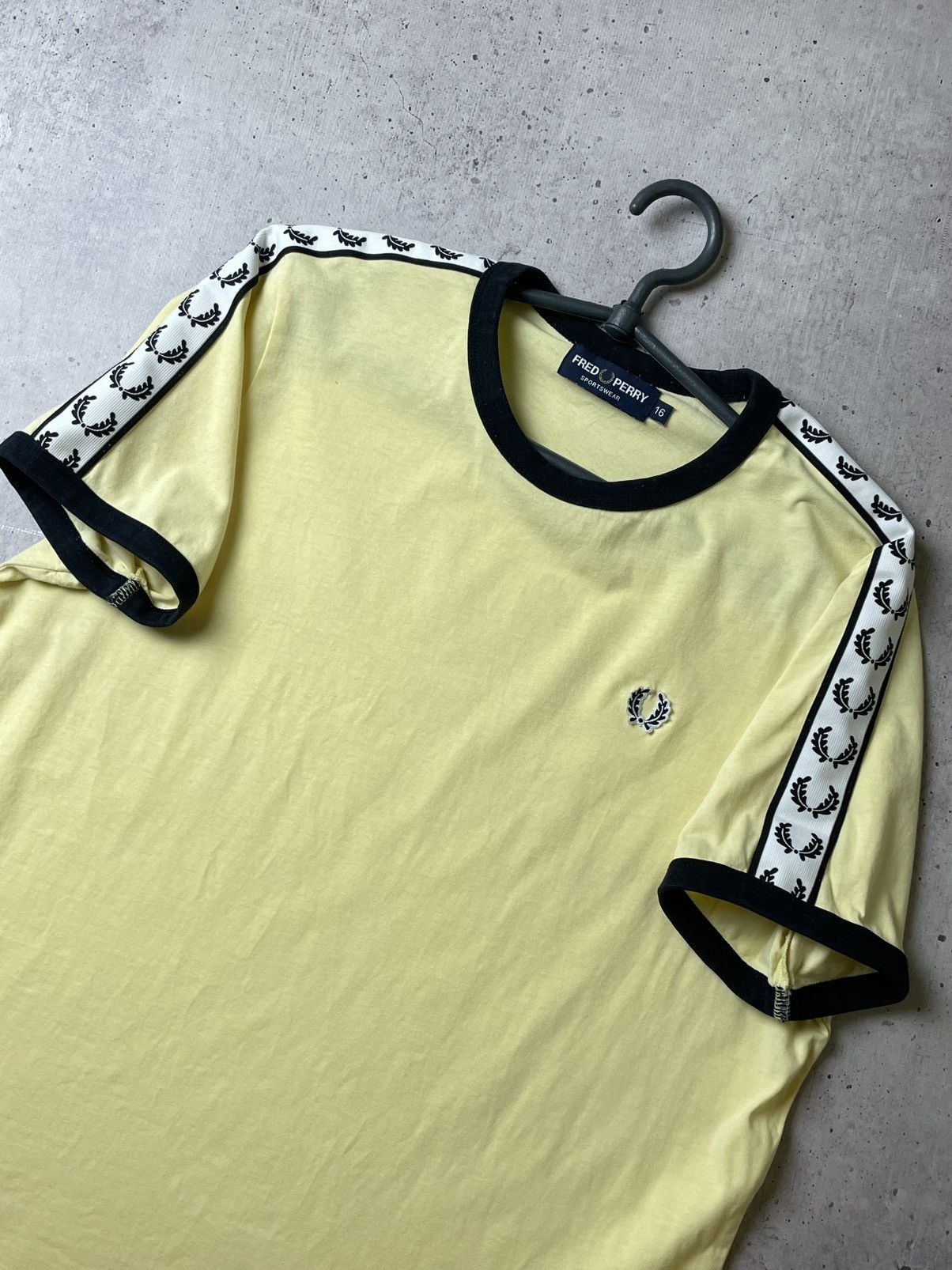 Fred Perry Fred Perry lamps T-shirt Size US M / EU 48-50 / 2 - 3 Thumbnail