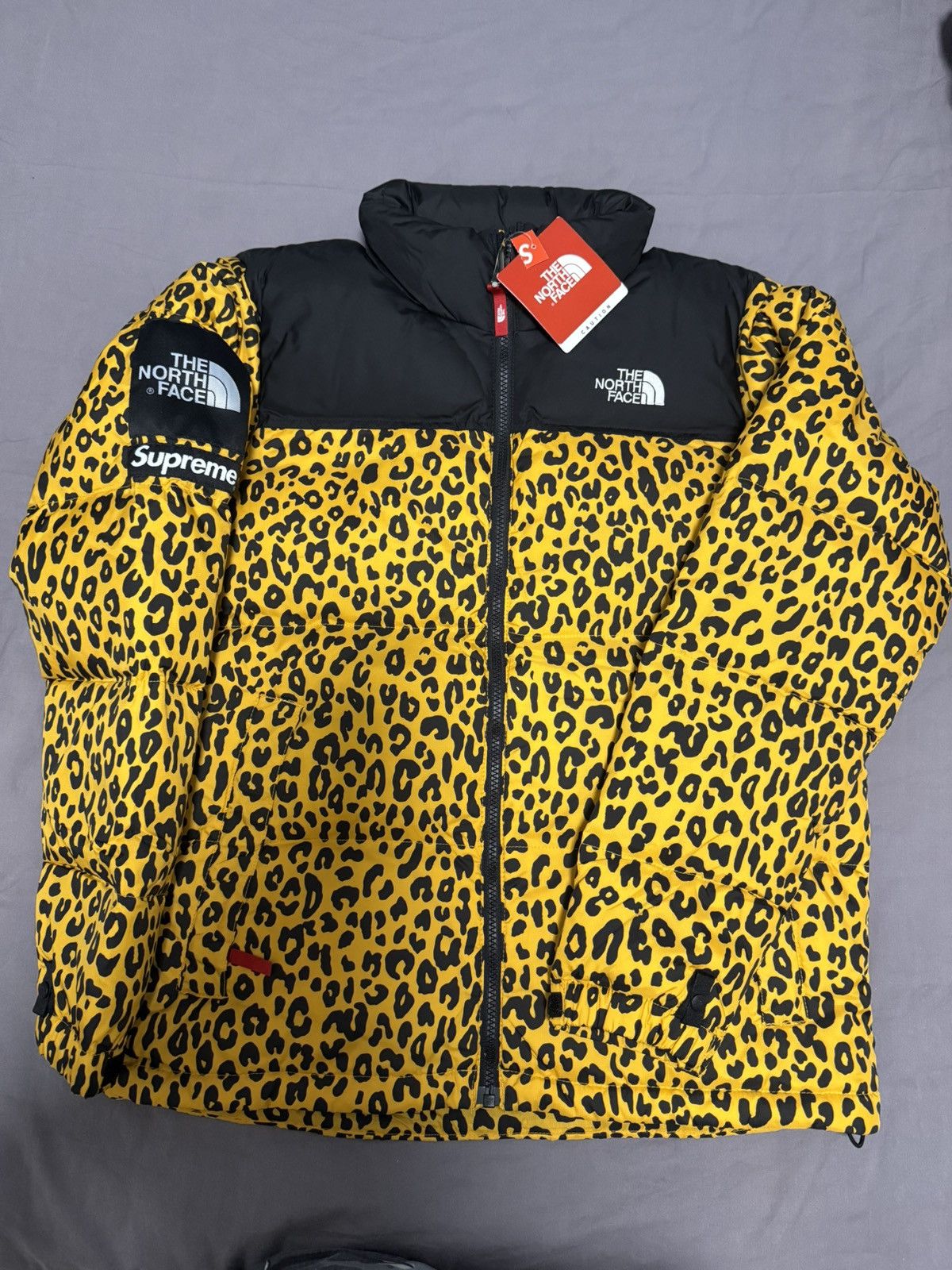 Supreme × The North Face Supreme 11fw tnf north face yellow leopard nuptse Jacket Size US S / EU 44-46 / 1 - 1 Thumbnail