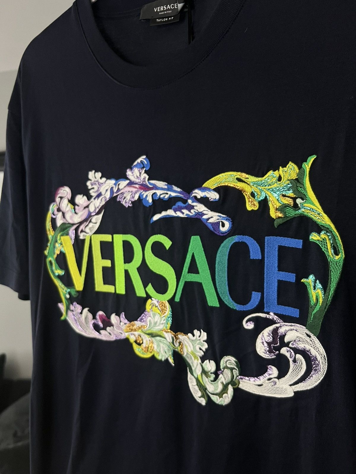 Versace VERSACE Embroidered T Shirt Size US L / EU 52-54 / 3 - 2 Thumbnail