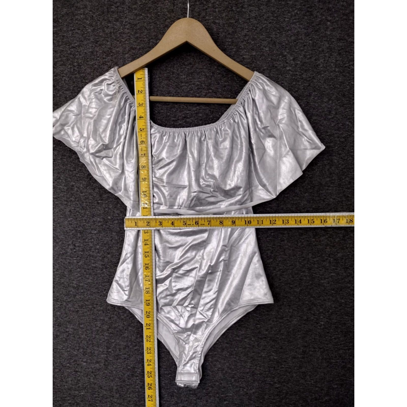 Vintage Codigo One Piece Off Shoulder Ruffles Cheeky Silver S Bathing Suit Nike Style Womens? Size S / US 4 / IT 40 - 5 Thumbnail