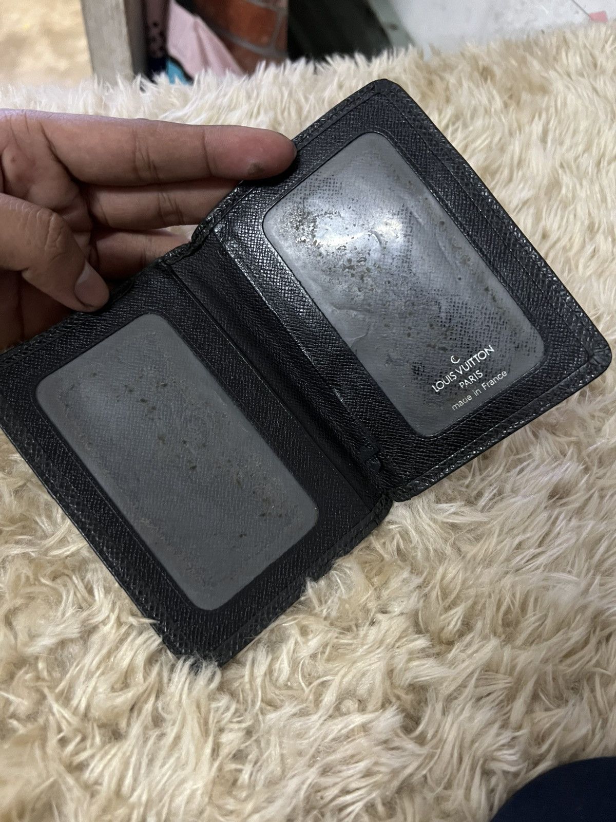 Louis Vuitton Authentic vintage Louis Vuitton Taiga Card Holder Size ONE SIZE - 4 Thumbnail