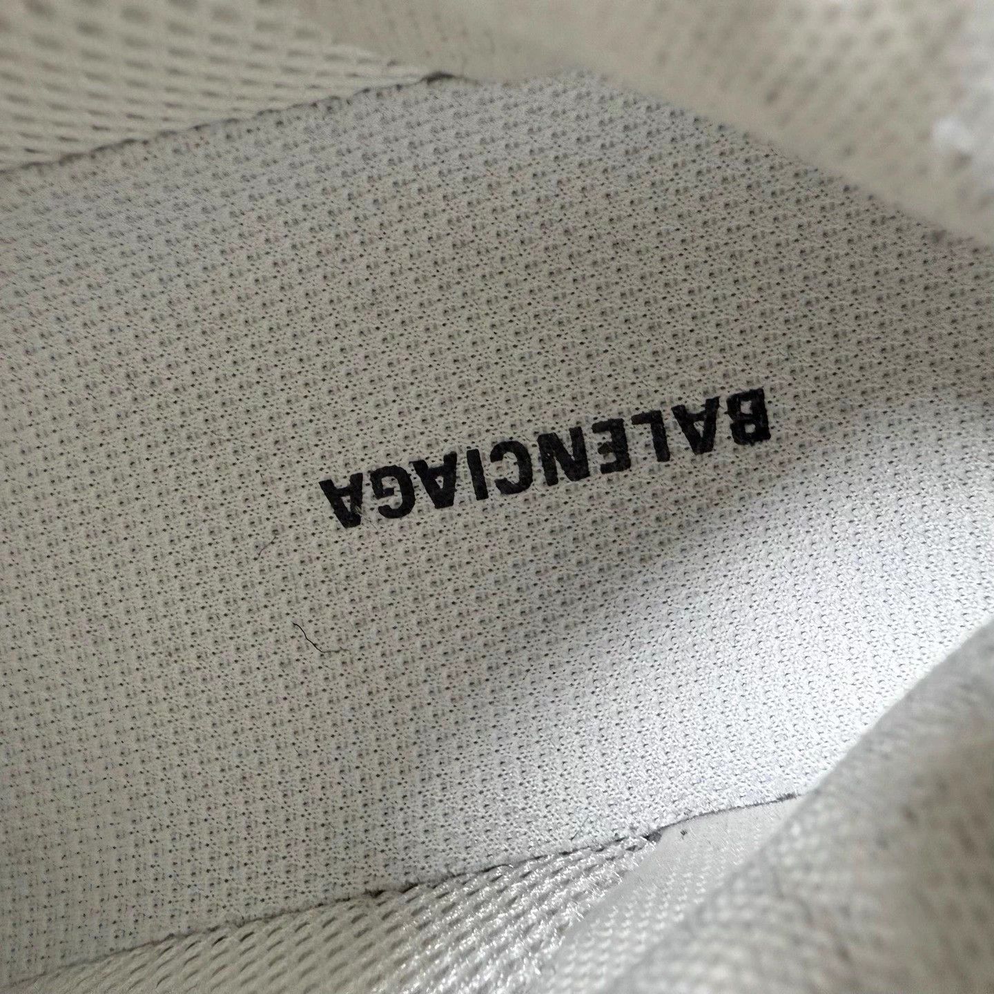 Balenciaga Balenciaga Triples White 35 Worn Once OG Box Size US 4 / IT 34 - 6 Thumbnail