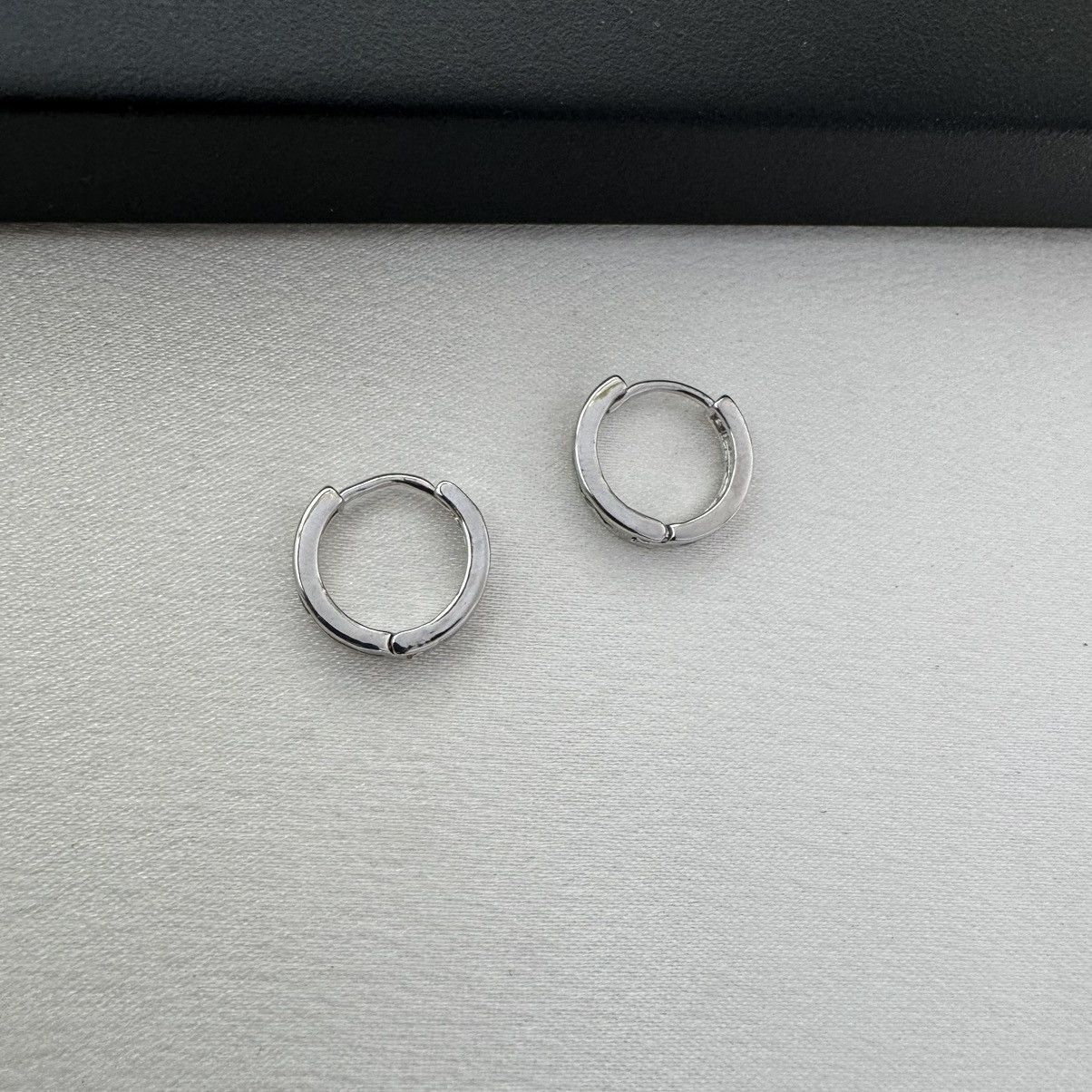 Other 14mm Wavy Stripe Hoop Earrings for Men Women,Unisex Style Size ONE SIZE - 4 Thumbnail