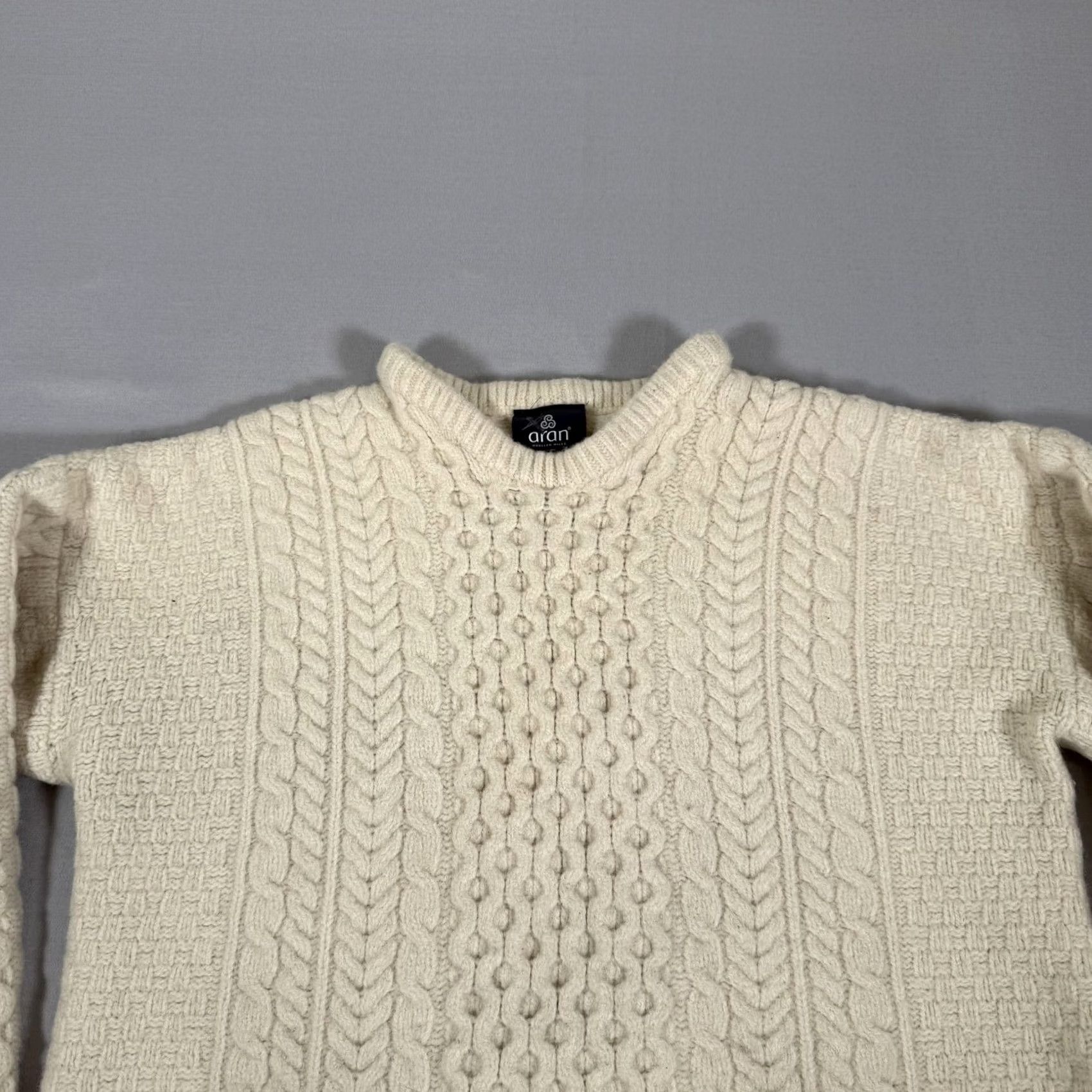 Vintage Aran Woollen Mills Aran Sweater Womens M White Merino Wool Cable-Knit Ireland Woollen Mills Size M / US 6-8 / IT 42-44 - 2 Thumbnail