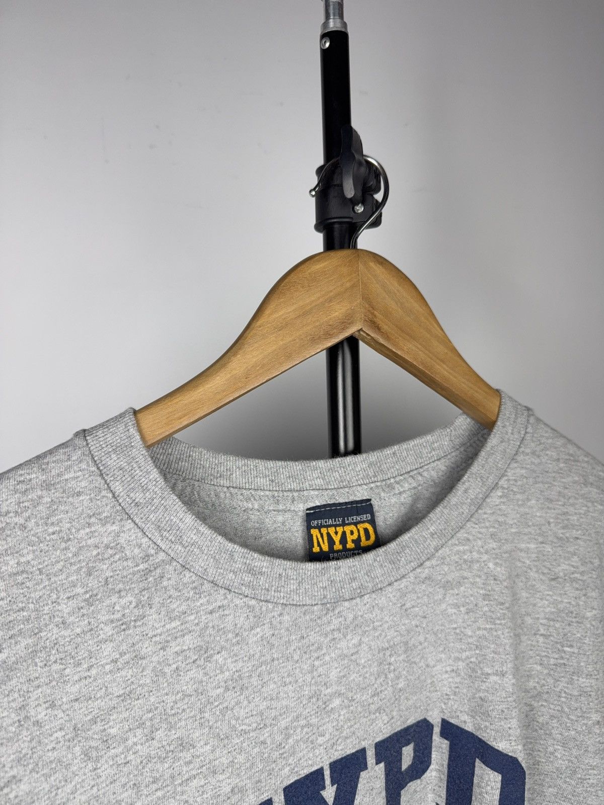 Vintage 00s NYPD Logo New York City Police Dept Logo T-Shirt Grey Size US L / EU 52-54 / 3 - 5 Thumbnail