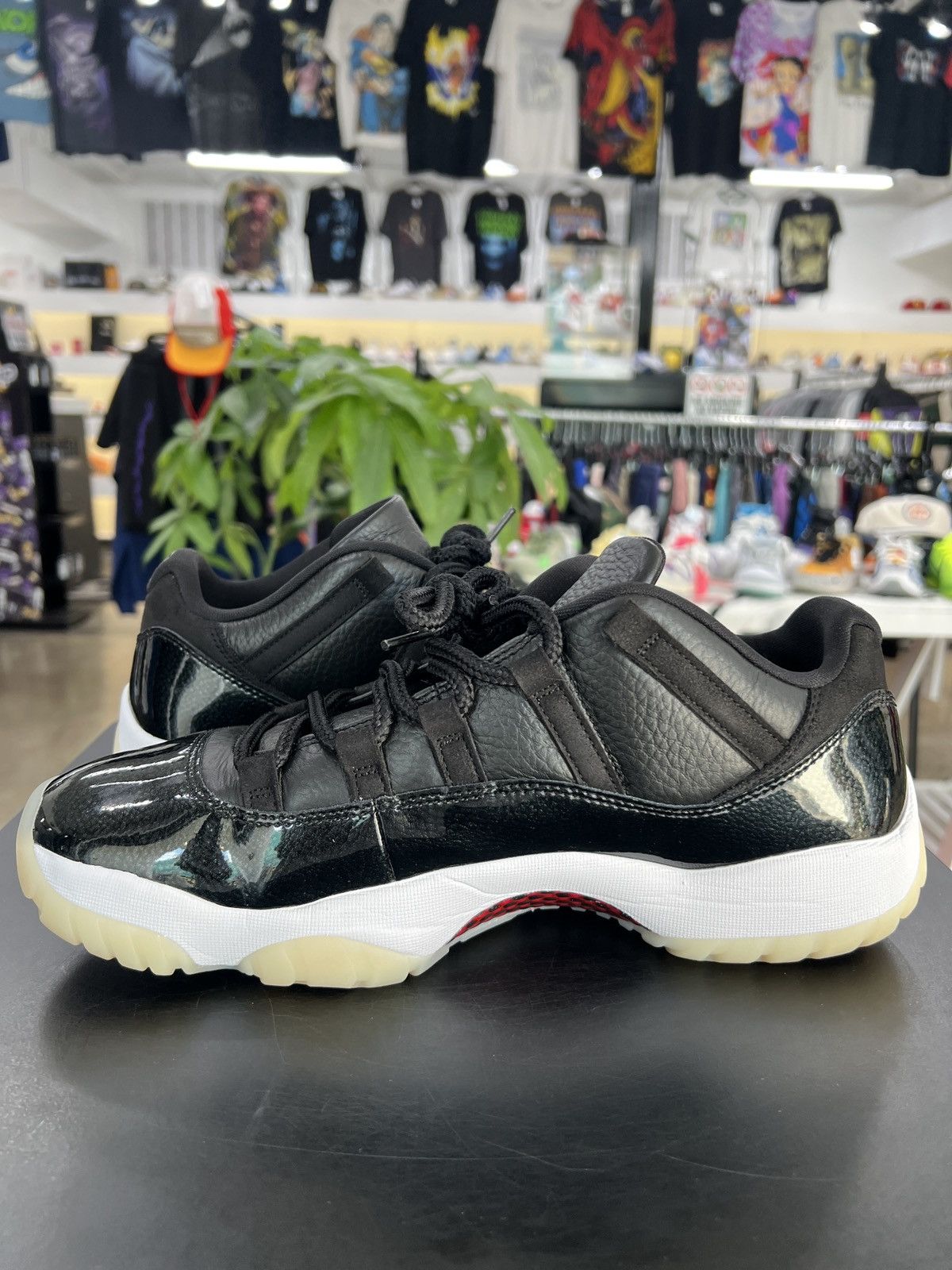 Jordan Brand Air Jordan 11 Low 72-10 Sz. 11.5 (2022) Size US 11.5 / EU 44-45 - 3 Thumbnail