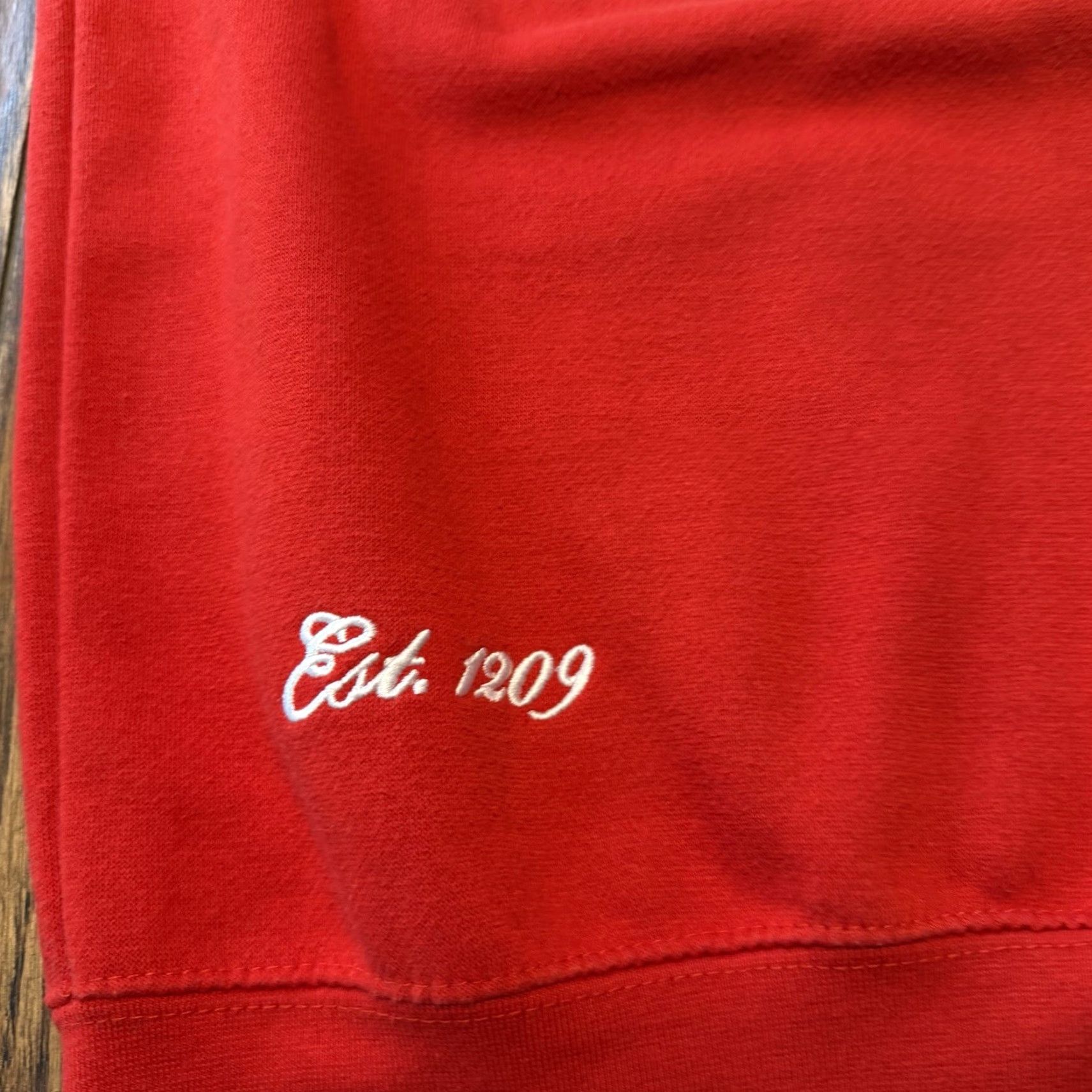 Vintage VINTAGE Cambridge University Official Burgundy Crewneck Sweatshirt Small Embroidered Mens Size US S / EU 44-46 / 1 - 4 Thumbnail