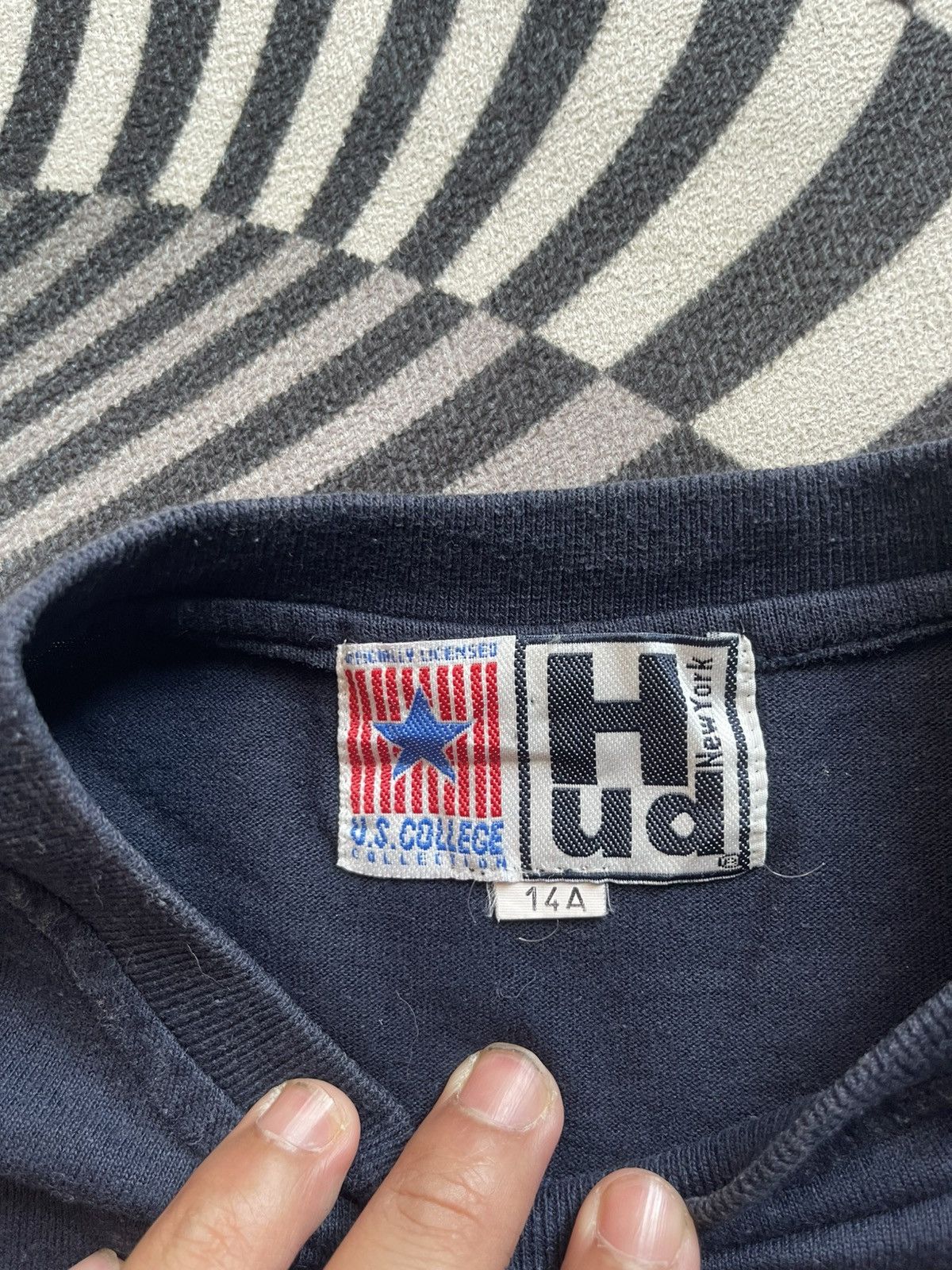 Vintage Vintage Georgetown Hoyas x HUD New York Skater Bulldog LSTee Size US M / EU 48-50 / 2 - 6 Thumbnail