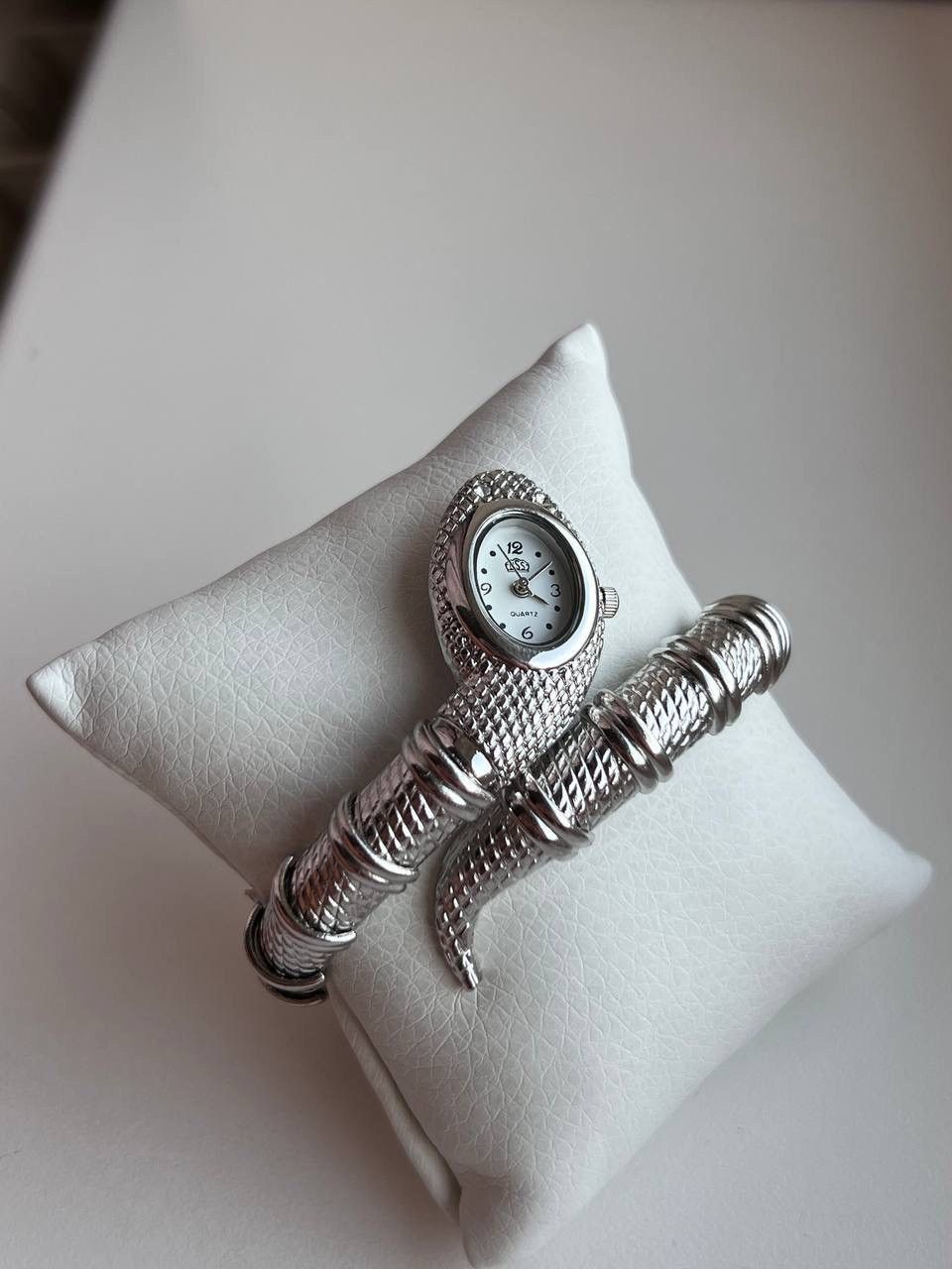 Japanese Brand Snake 🐍 regular bracelet unisex Vintage Design rare WATCH Size ONE SIZE - 1 Thumbnail