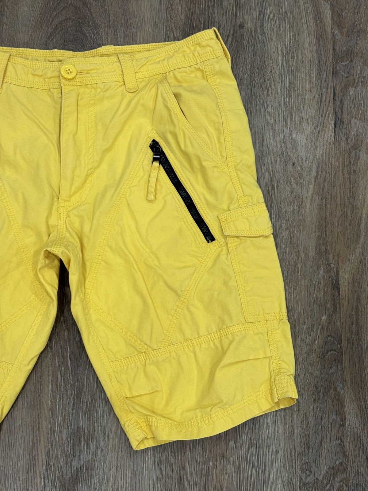 Armani Exchange Armani Exchange Utility Cargo Shorts Size US 29 - 7 Thumbnail