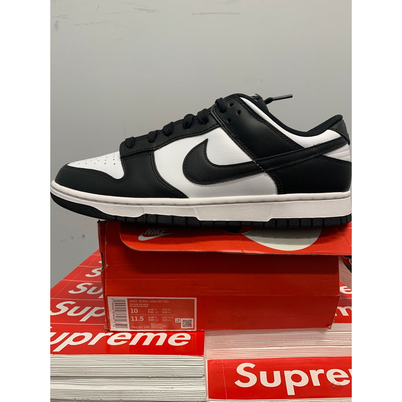 Nike Nike Dunk Low Retro White Black Panda Size 10 NEW SHIPS NOW Size US 10 / EU 43 - 1 Thumbnail