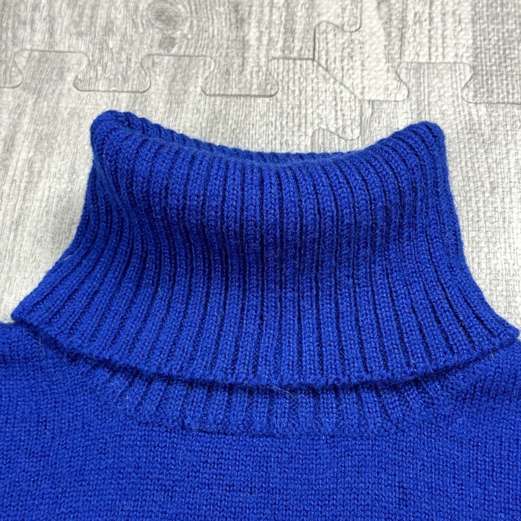 Gap VINTAGE Gap Men’s Wool Turtleneck Sweater Pullover Long Sleeve Solid Blue S Distressed Casual Winter Size US S / EU 44-46 / 1 - 6 Thumbnail