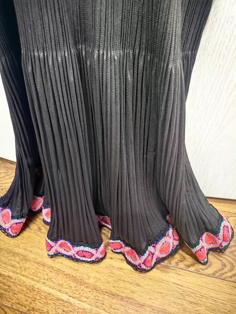 Issey Miyake Issey Miyake Ruffled embroidered pleated skirt Size L / US 10 / IT 46 - 2 Thumbnail
