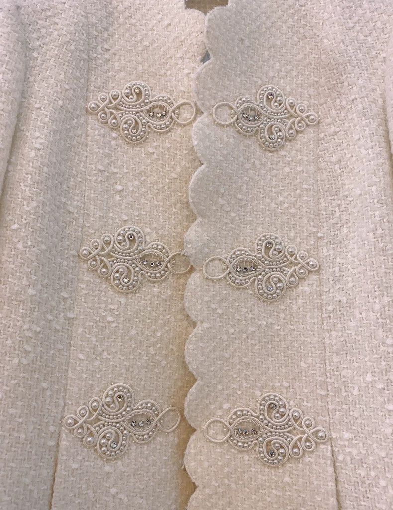 Chanel Chanel White buckle jacket Size XS / US 0-2 / IT 36-38 - 2 Thumbnail