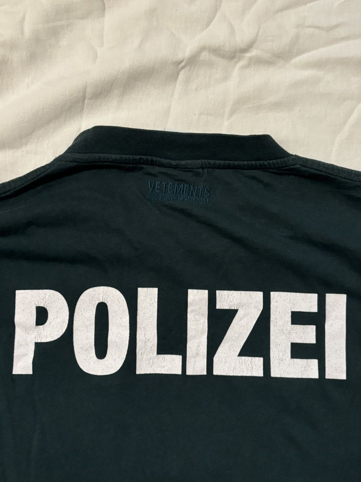 Vetements Vetements Polizei T-shirt Size US S / EU 44-46 / 1 - 3 Thumbnail