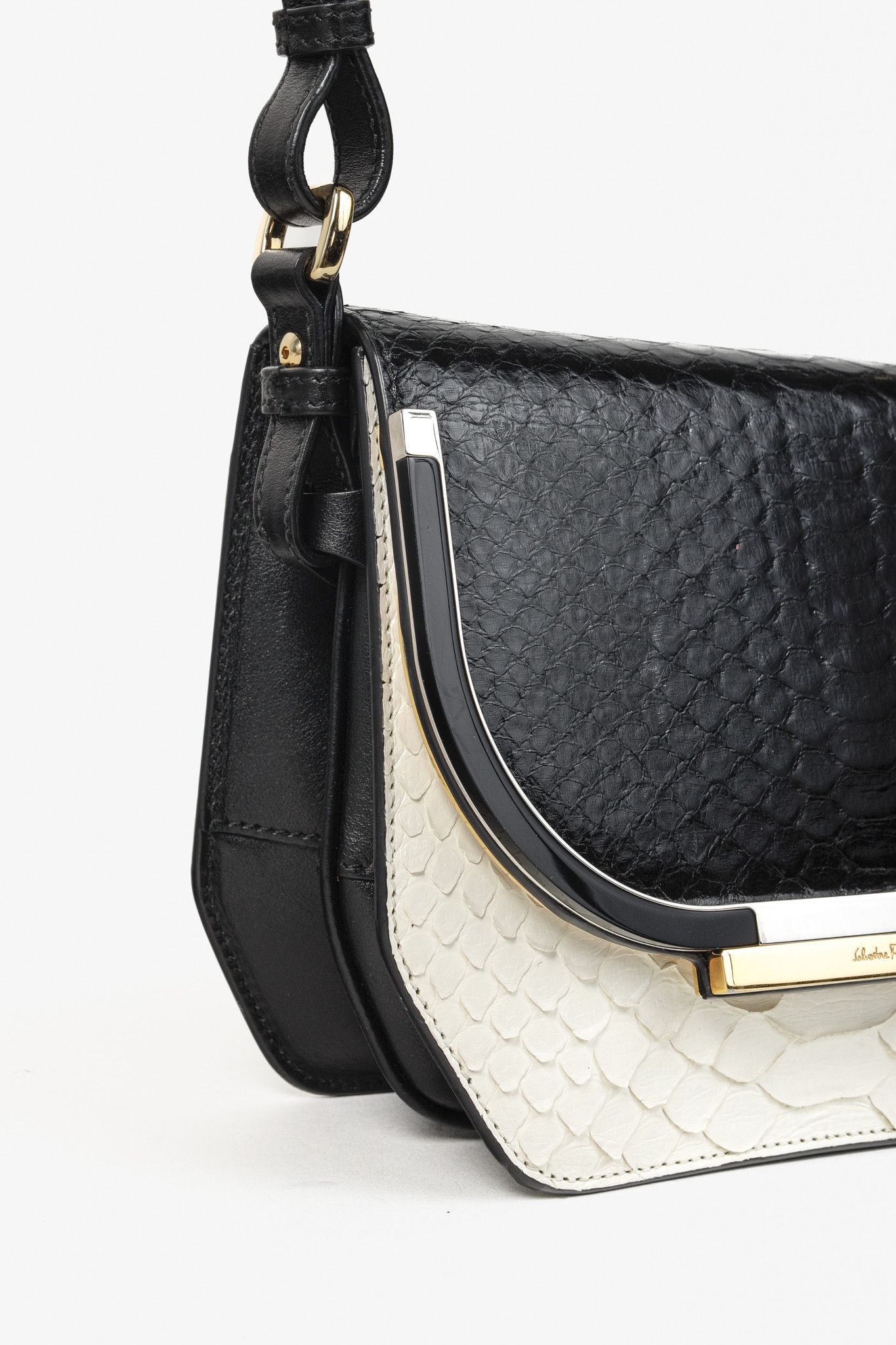 Salvatore Ferragamo Salvatore Ferragamo Python, Black White Saddle Bag Size ONE SIZE - 8 Thumbnail