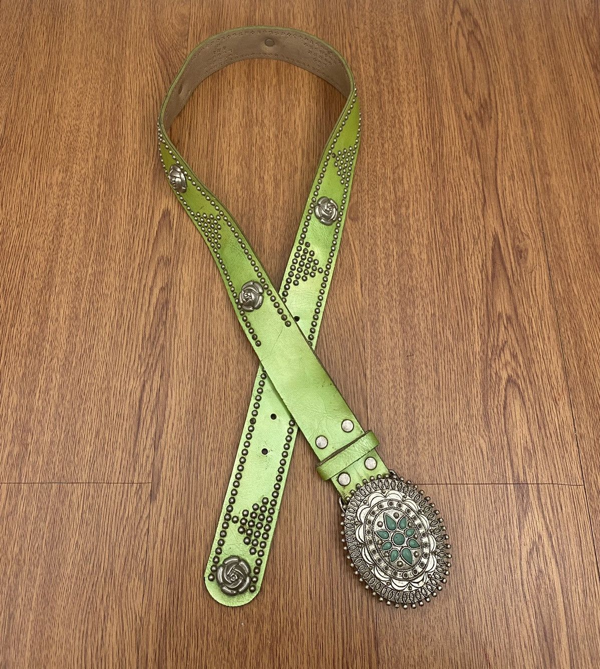 If Six Was Nine × Japanese Brand × Le Grande Bleu (L.G.B.) Green studded flower belt Size ONE SIZE - 1 Thumbnail