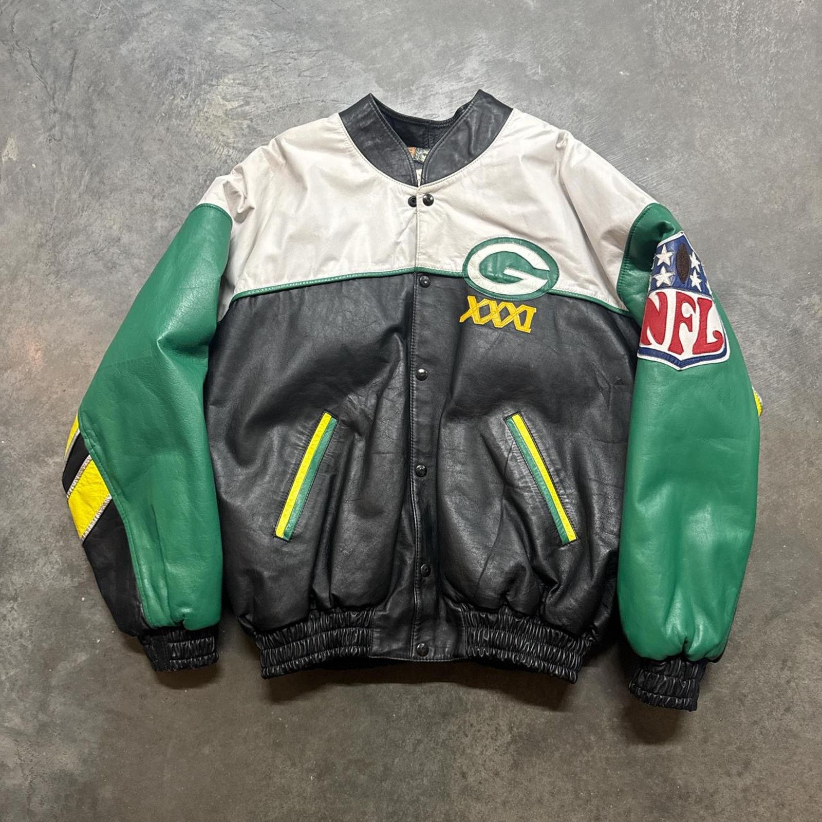 Vintage Vintage 90s Green Bay Packers Champions Leather Jacket Size US L / EU 52-54 / 3 - 3 Thumbnail